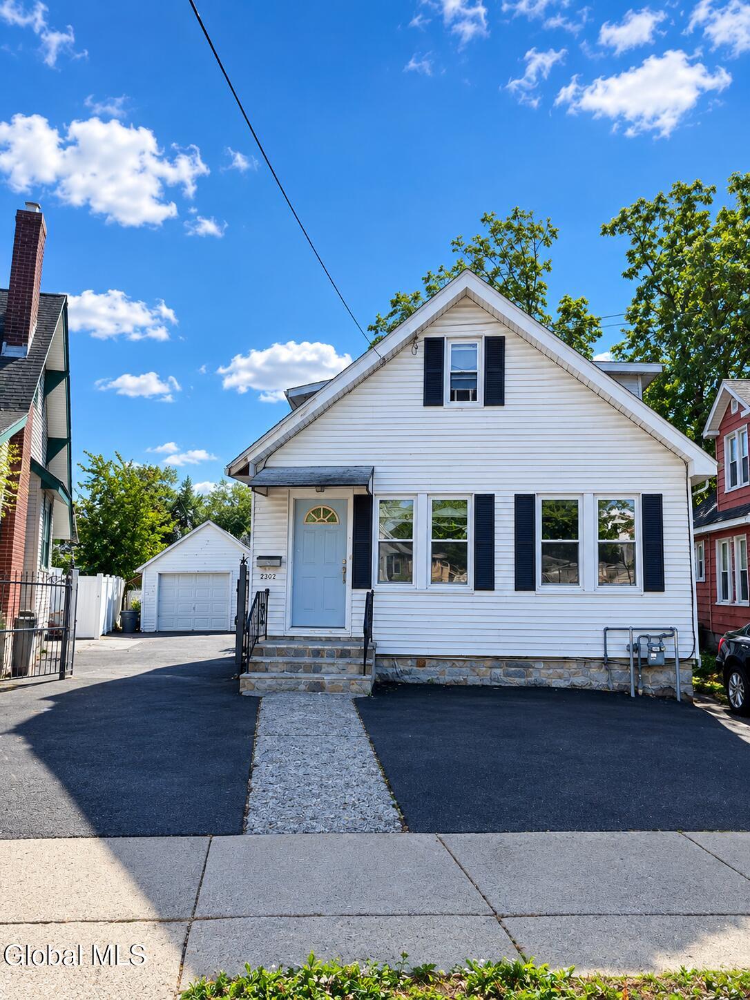 2302 William Street — photo
