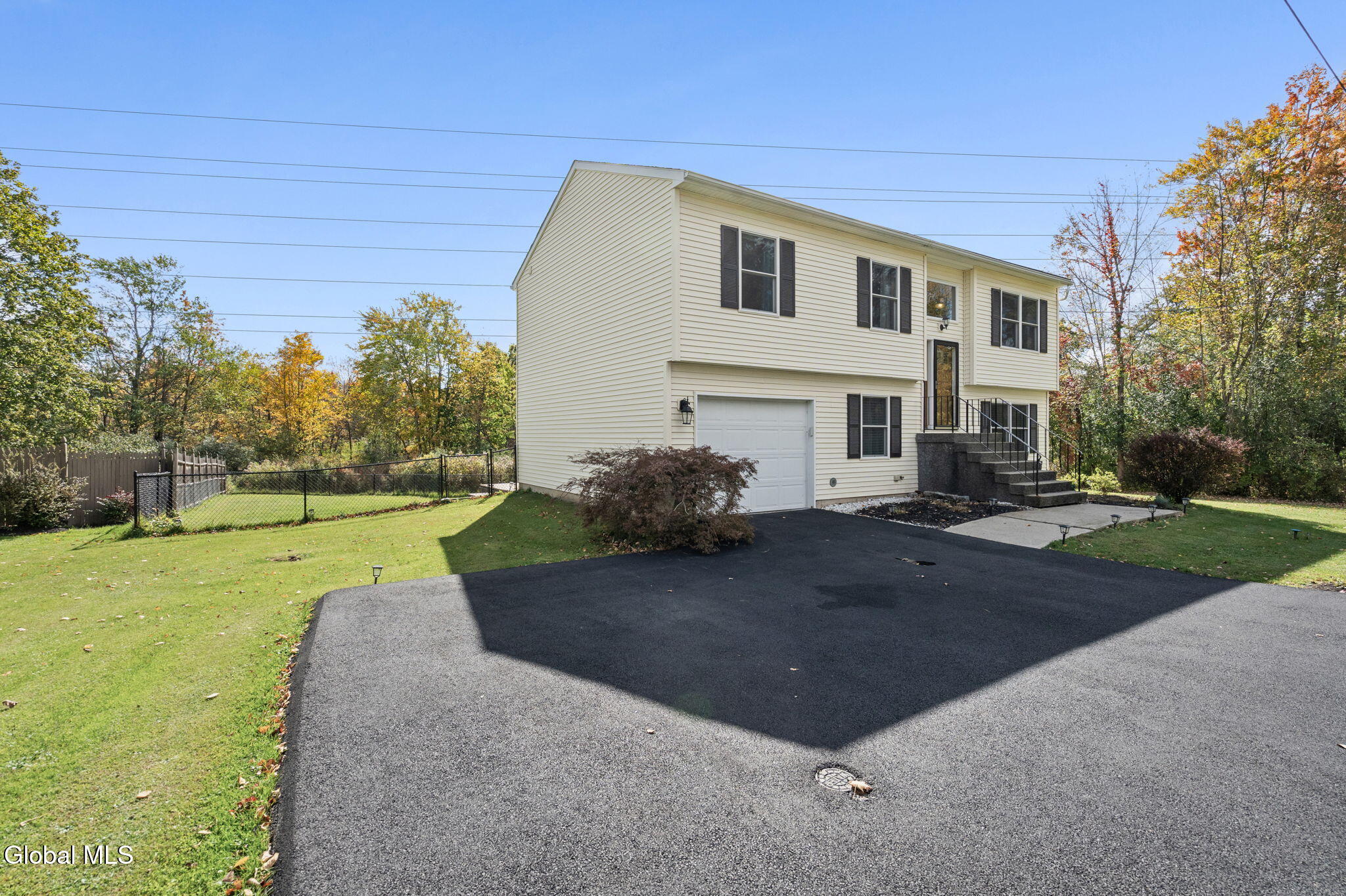 43 Start Avenue — photo