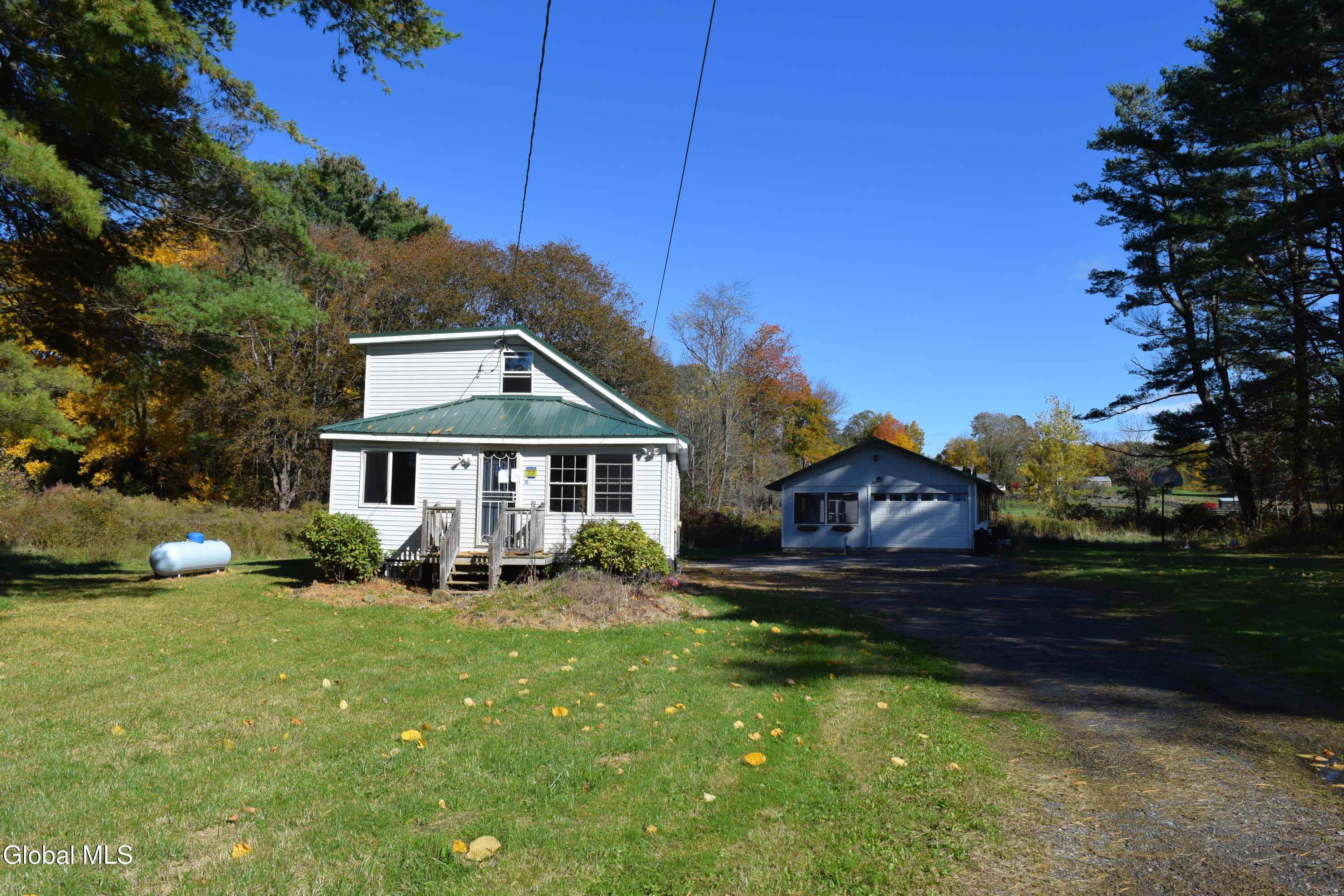 5886 Lake Road — photo