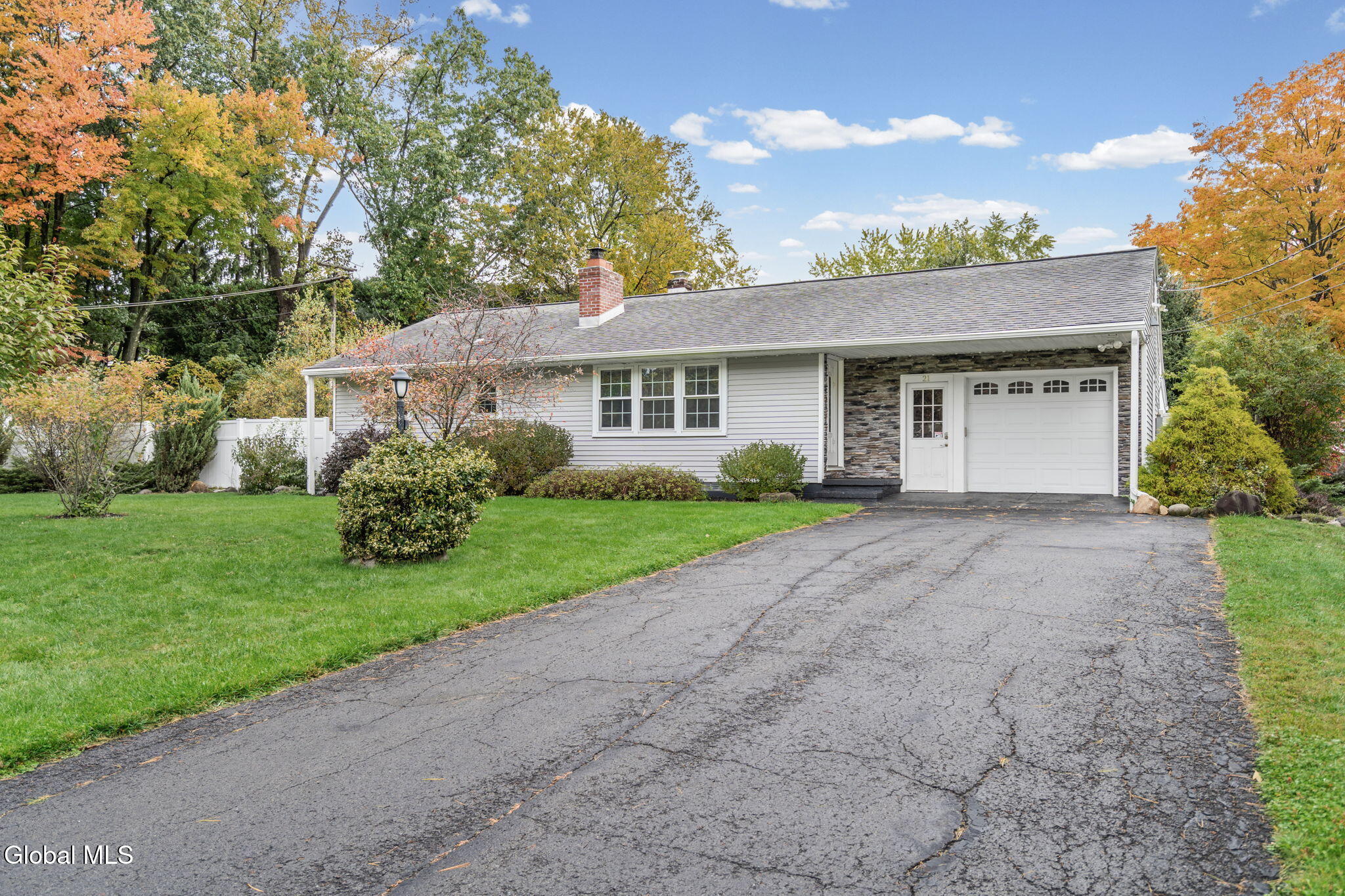 21 Hoefer Street — photo