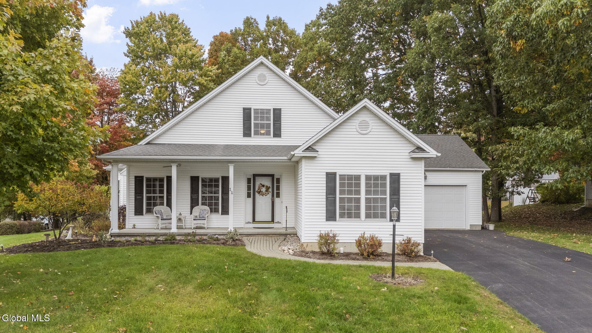 11 Ledgewood Drive — photo