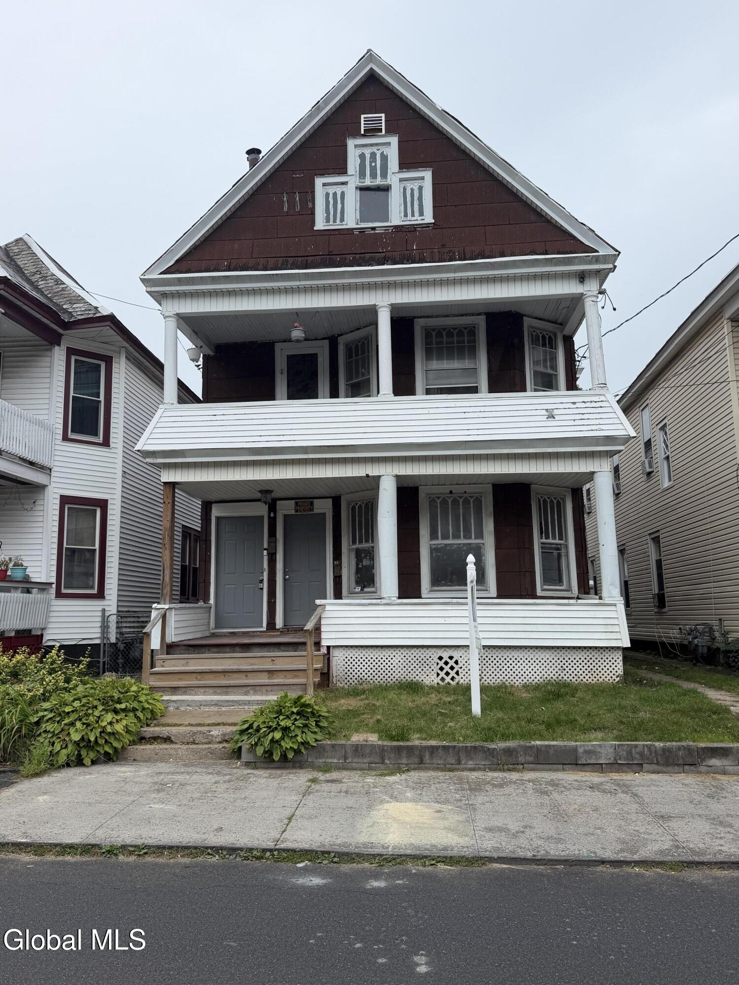 82 Robinson Street, 1 — photo
