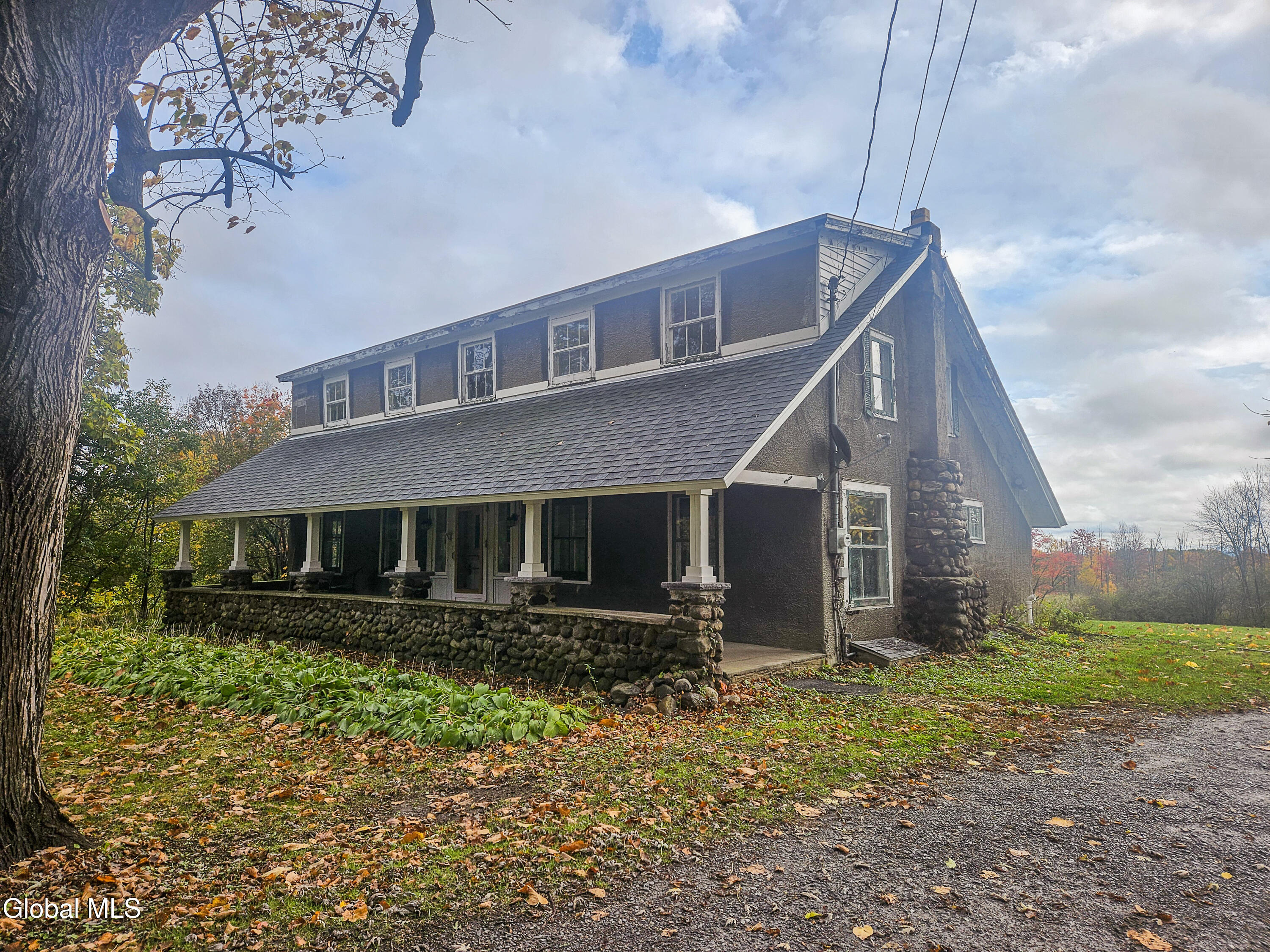 924 Saratoga Road — photo
