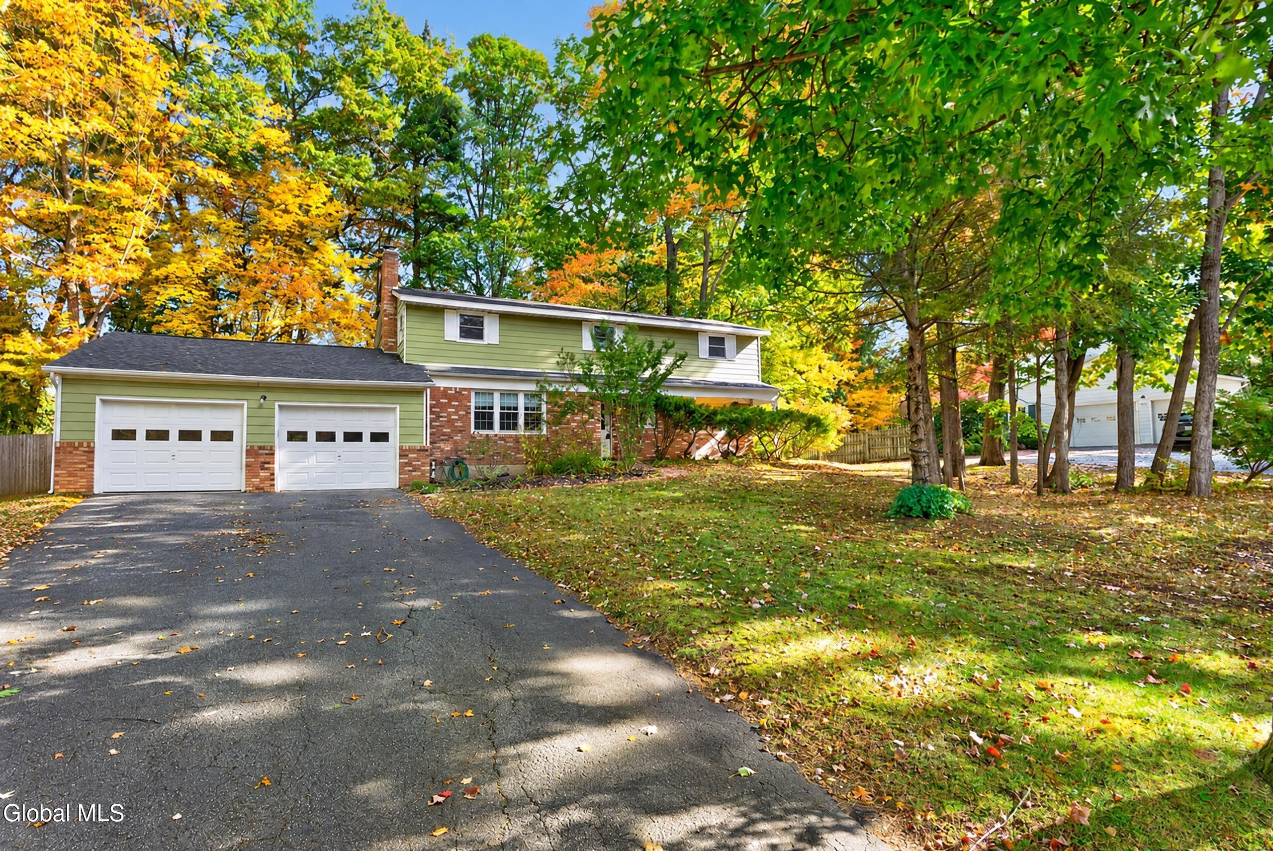 13 Rolling Brook Drive — photo