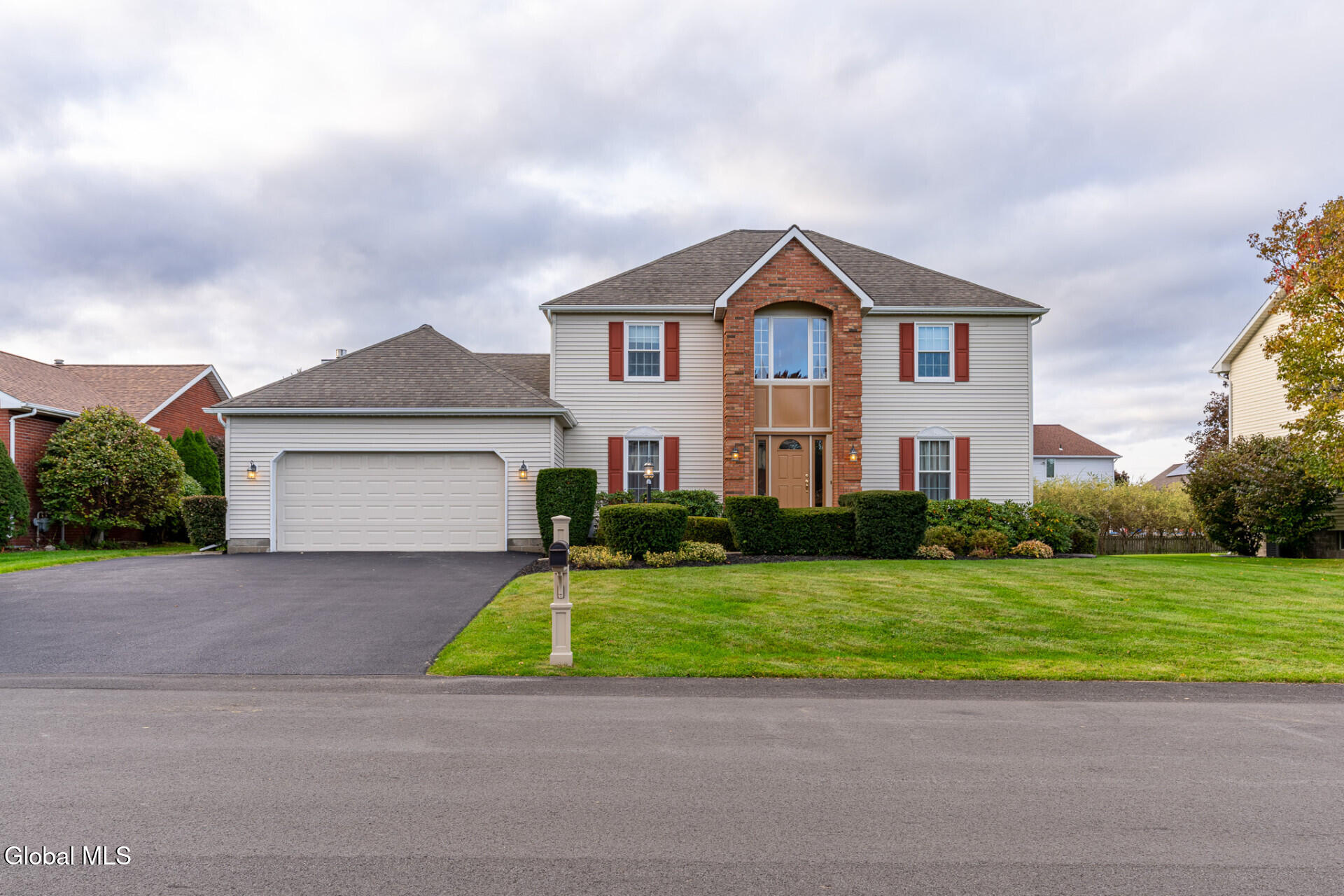 31 Woodridge Drive — photo