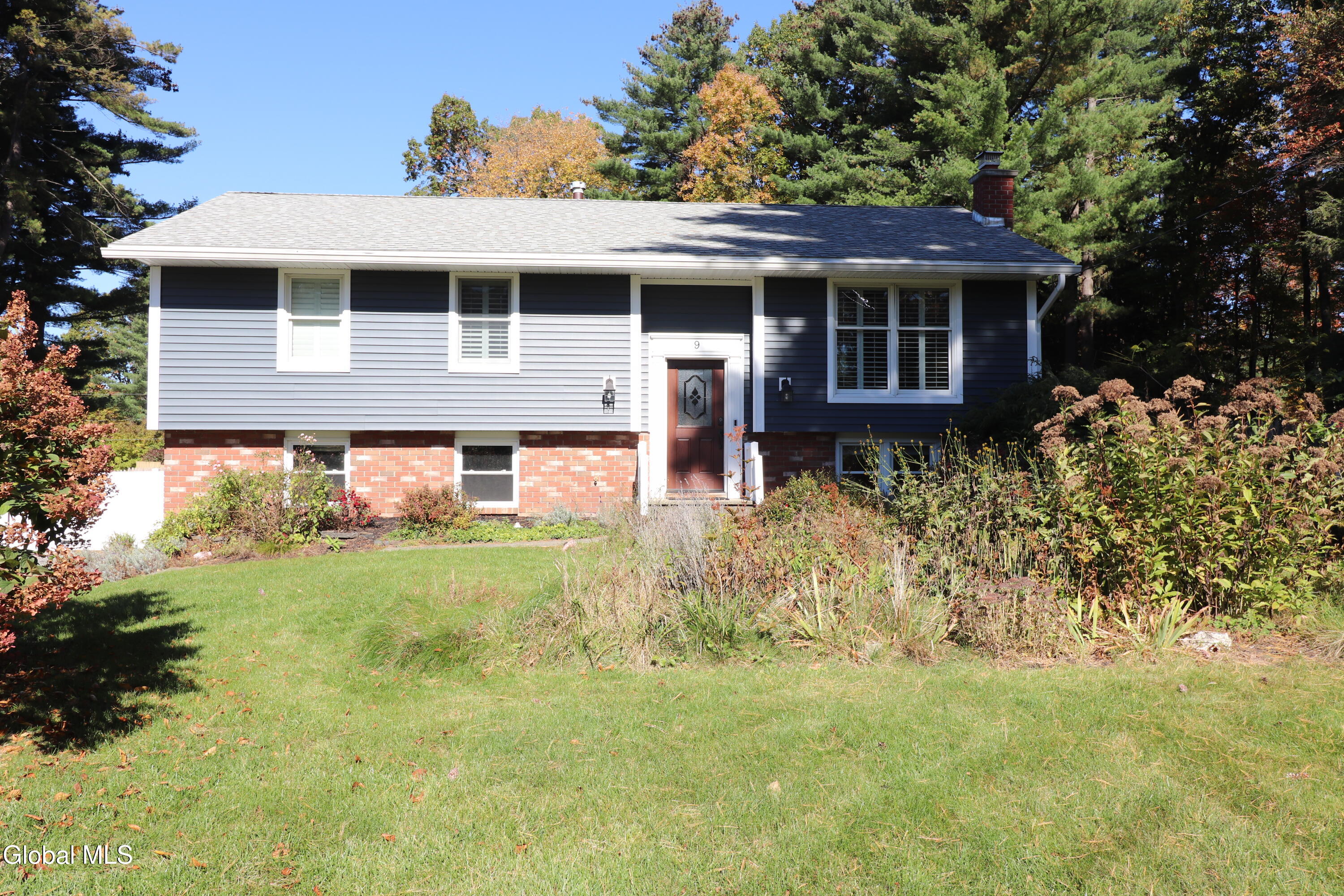 9 Azalea Court — photo