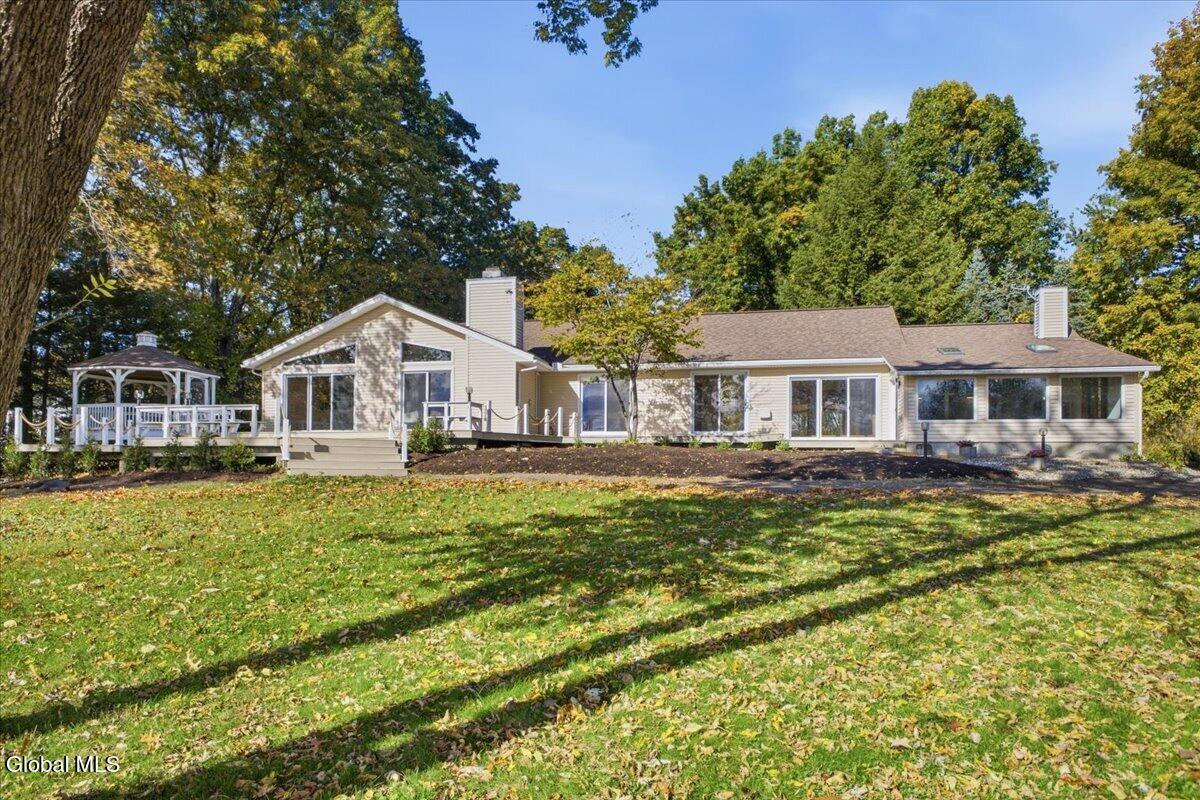20 Beach Road — photo