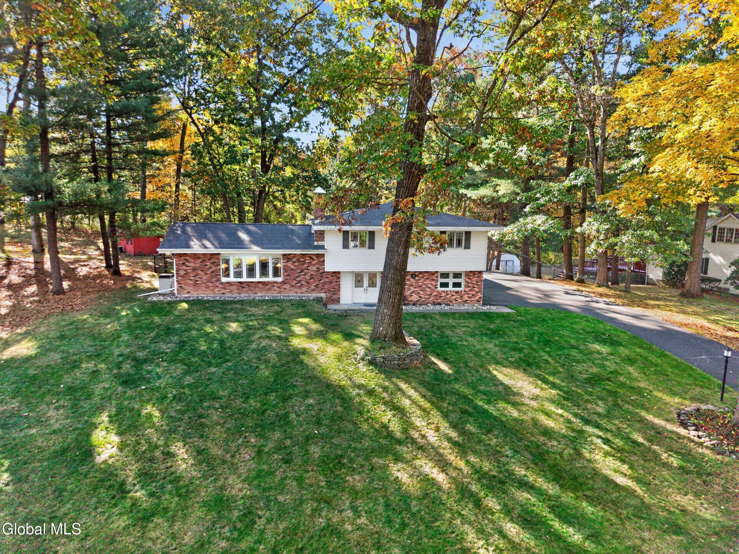 365 W Highland Drive — photo