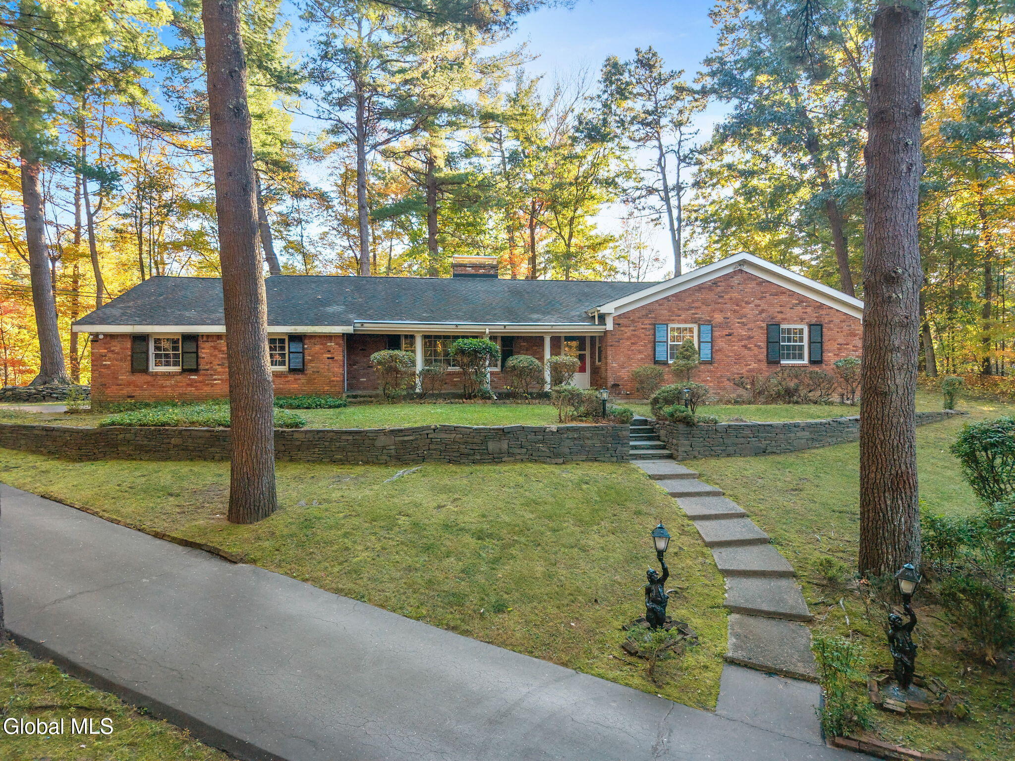 6 Pine Ridge Drive — photo
