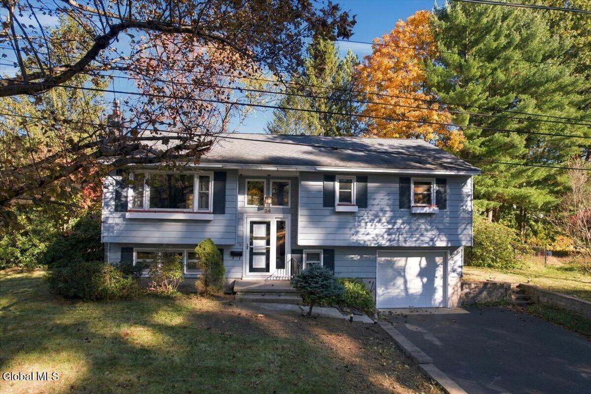 24 Patricia Lane — photo
