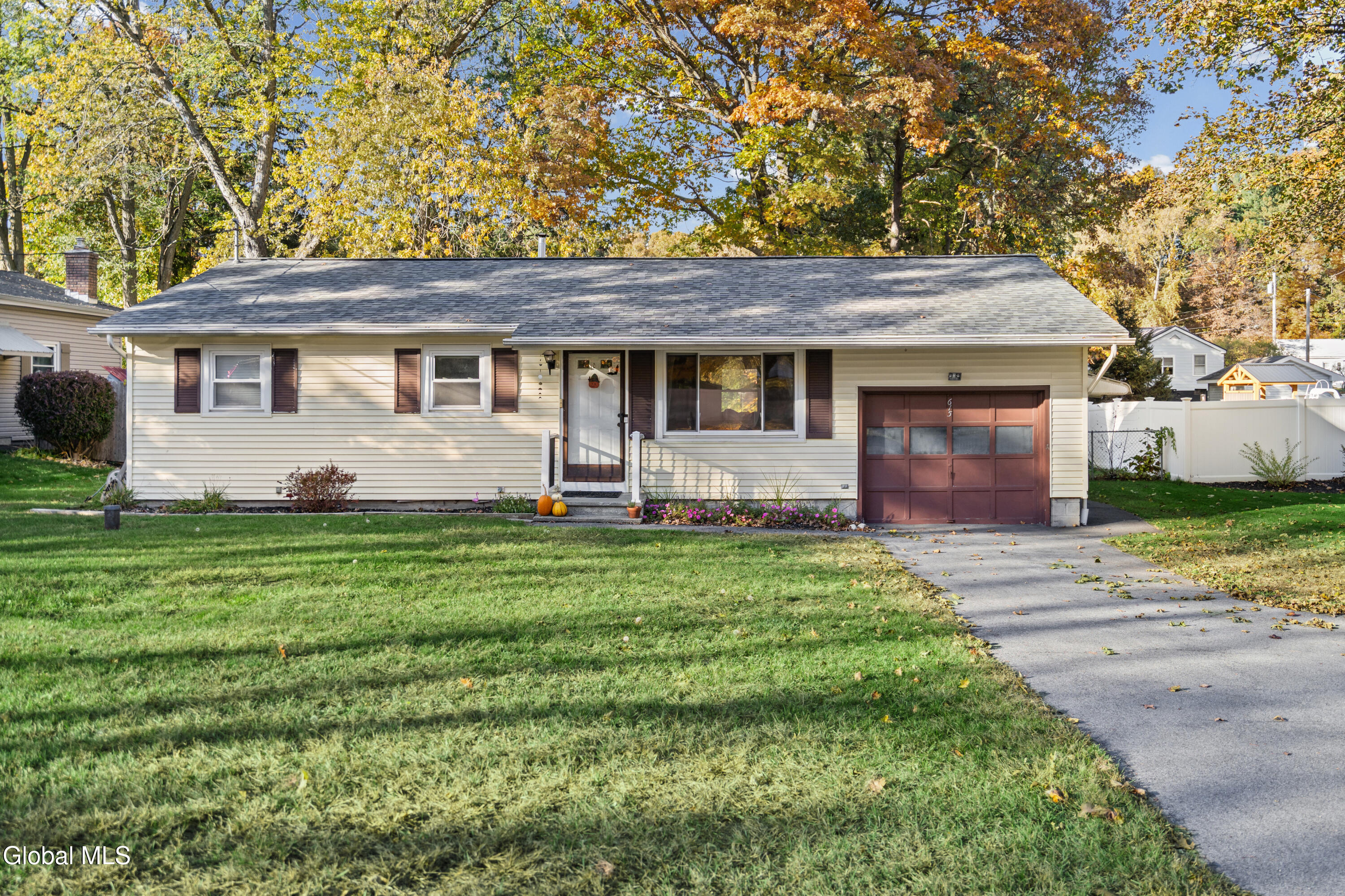 615 Sunny Lane — photo