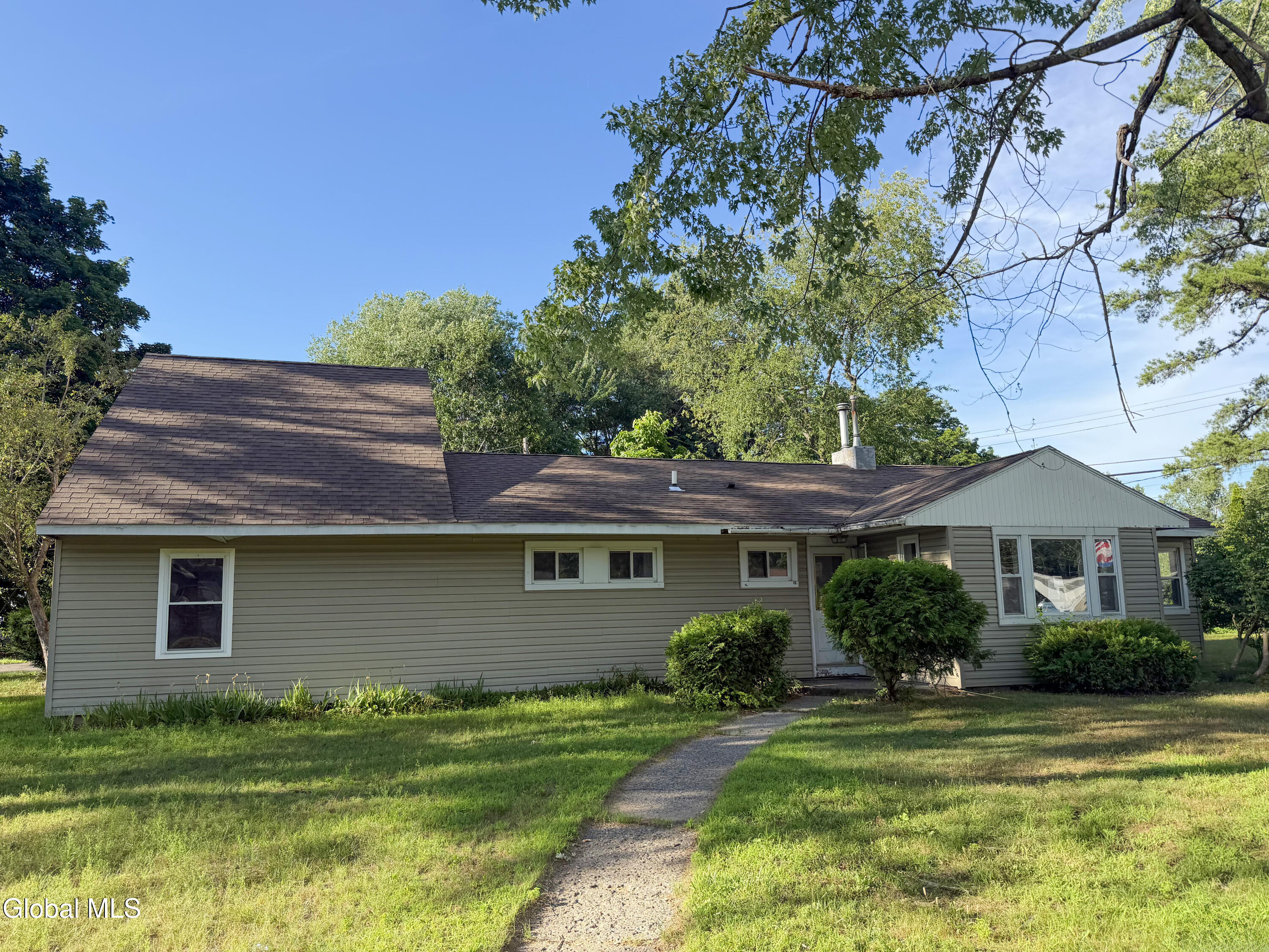 20 Robert Drive — photo