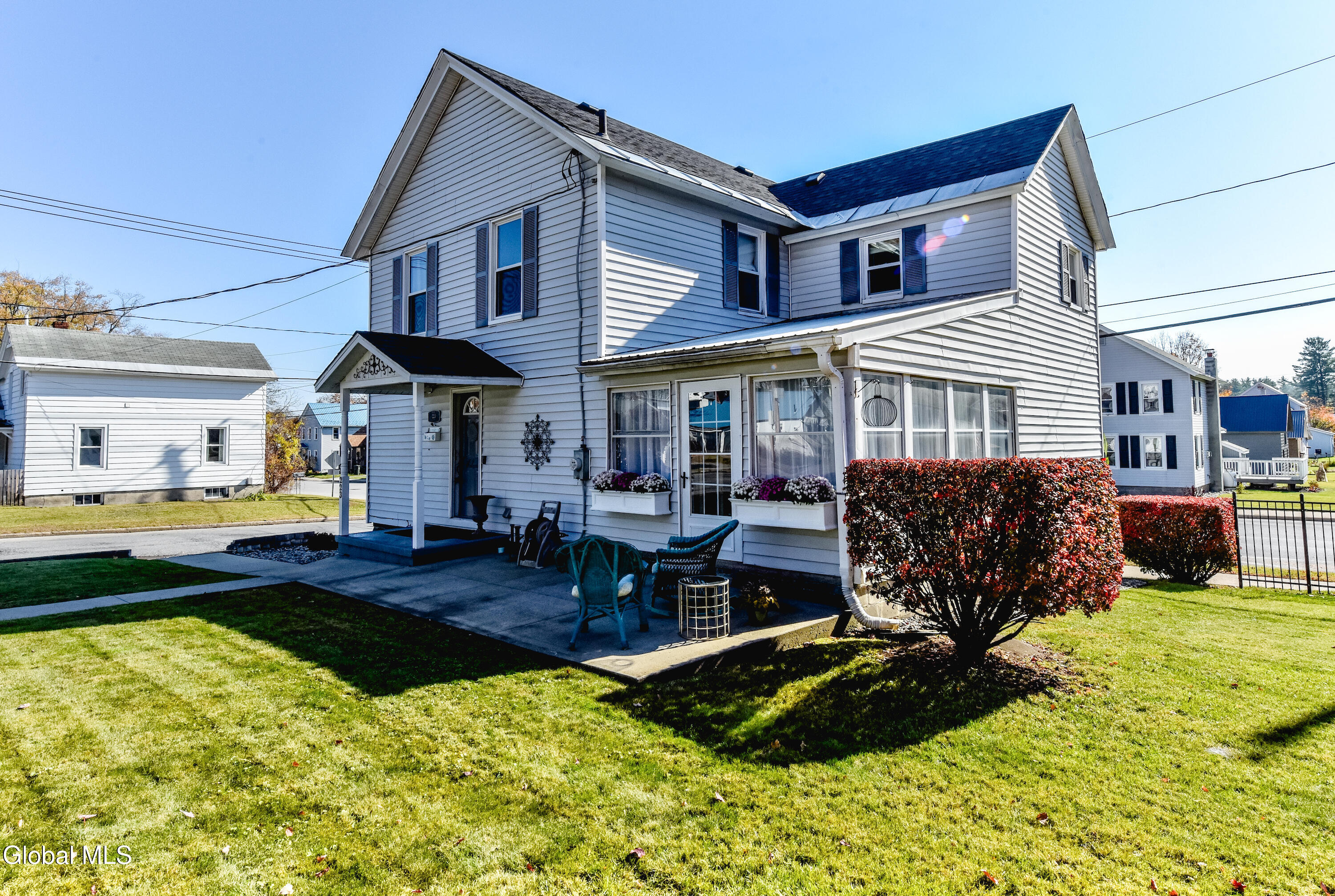 223 Oak Street — photo