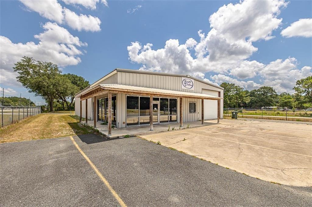Tract 1 E Jl Tyre Street — photo
