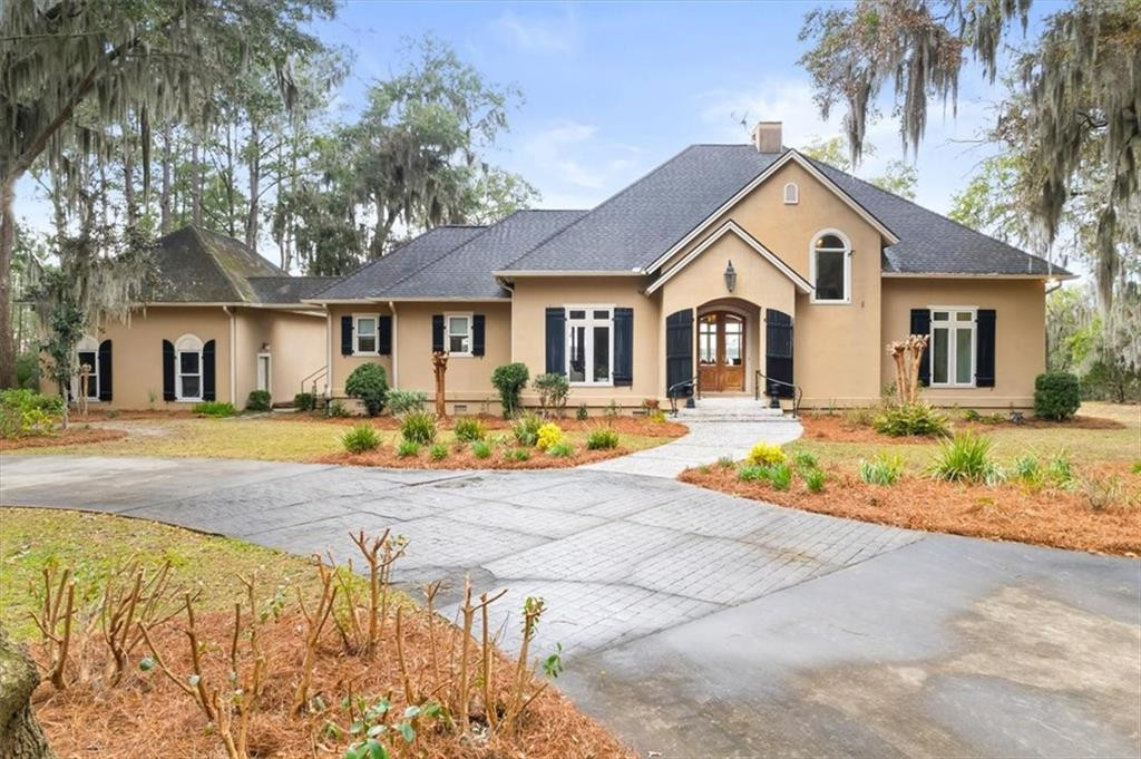 1045 River Club Road NE — photo