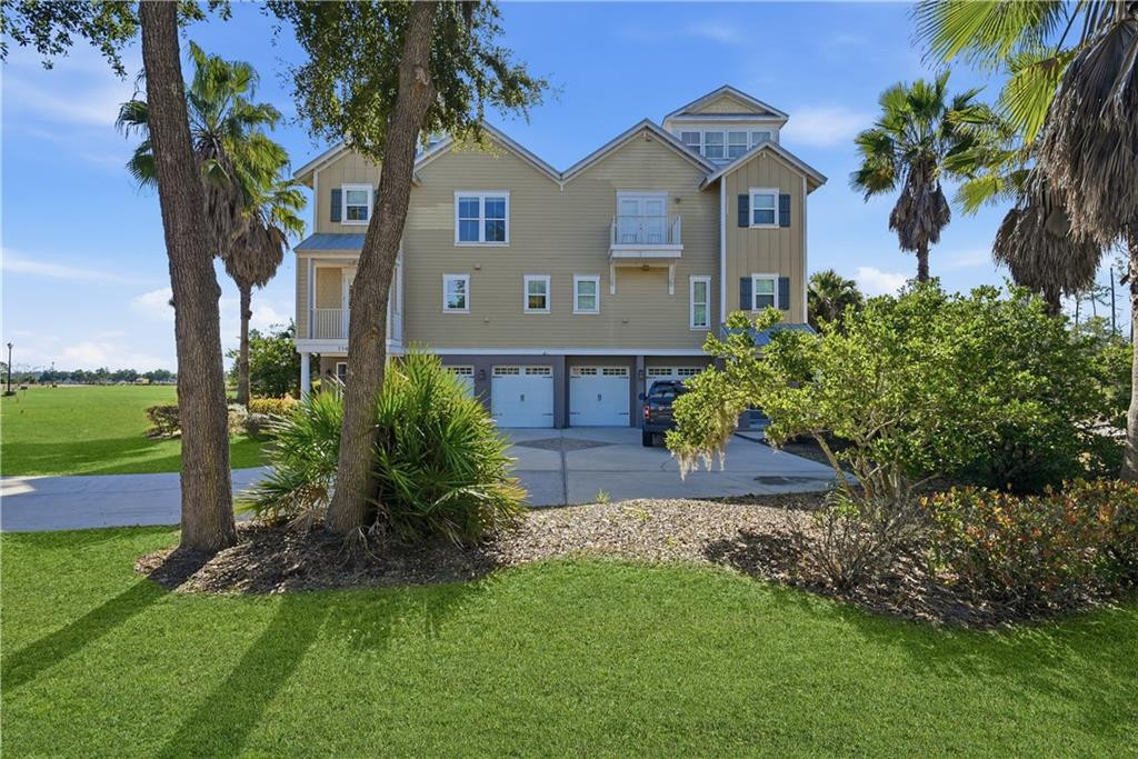 114 Riverfront Circle — photo