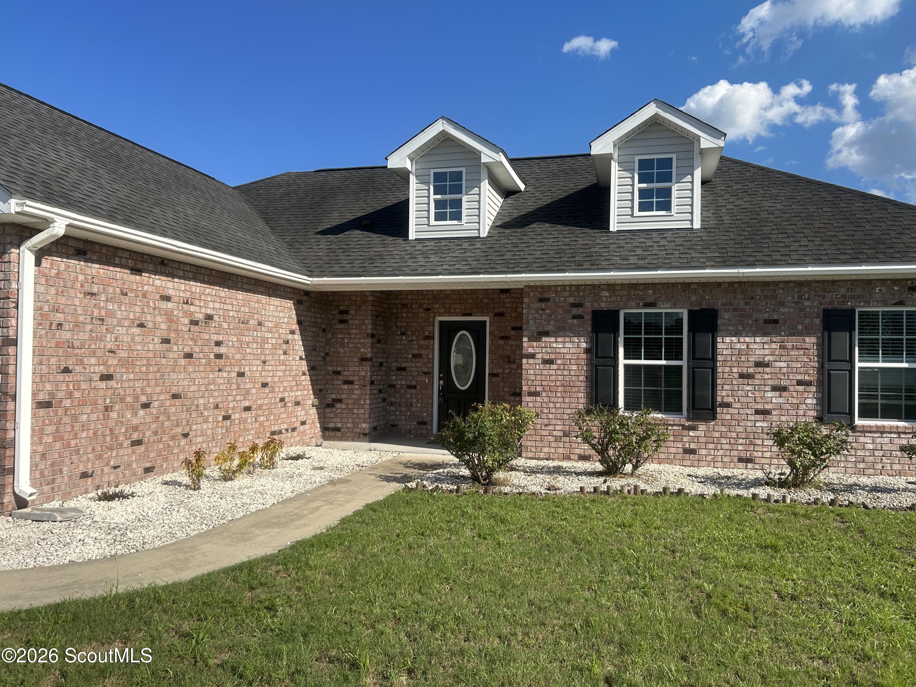 201 Roswell Drive — photo