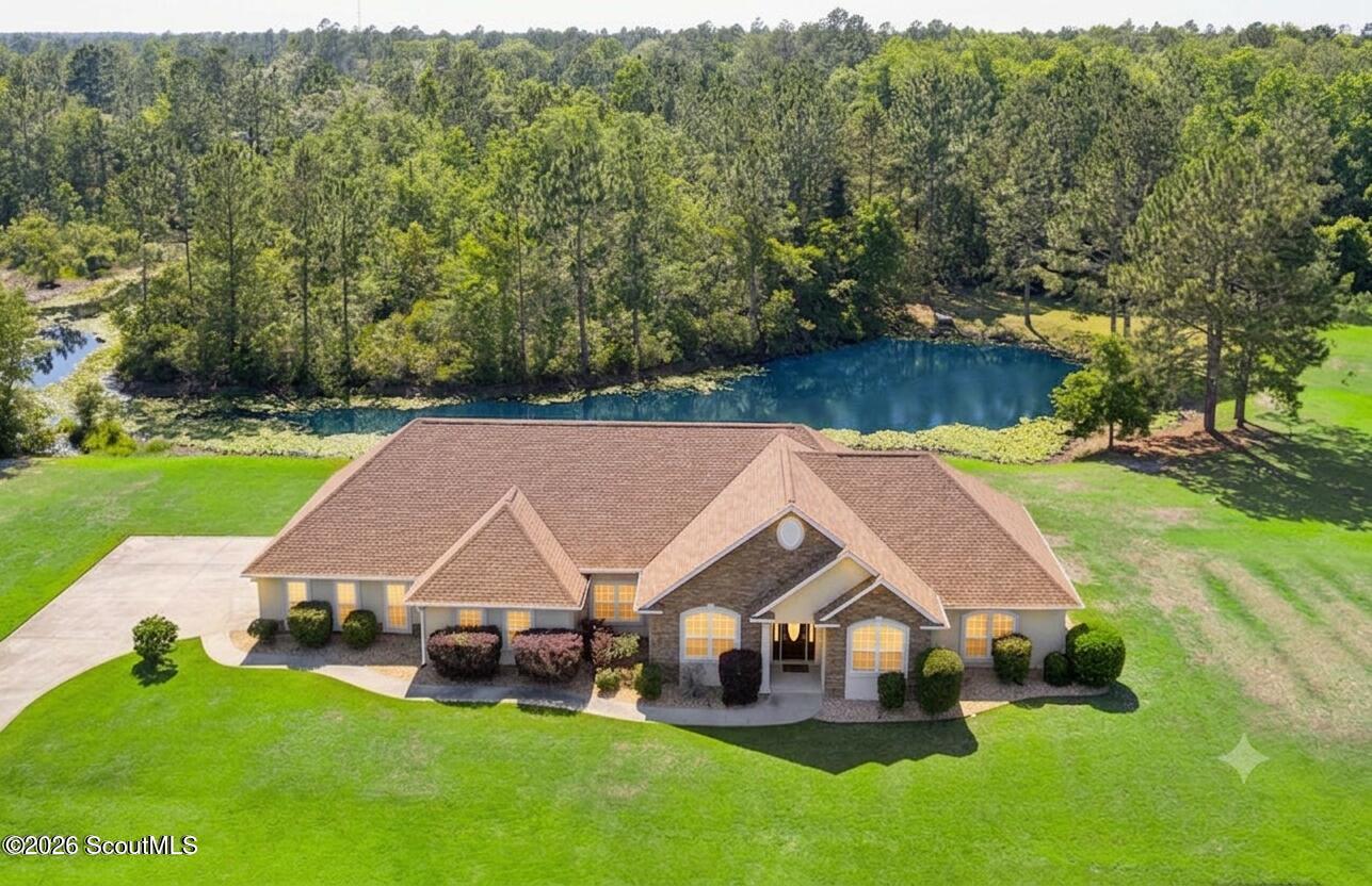 190 Lakes Drive — photo