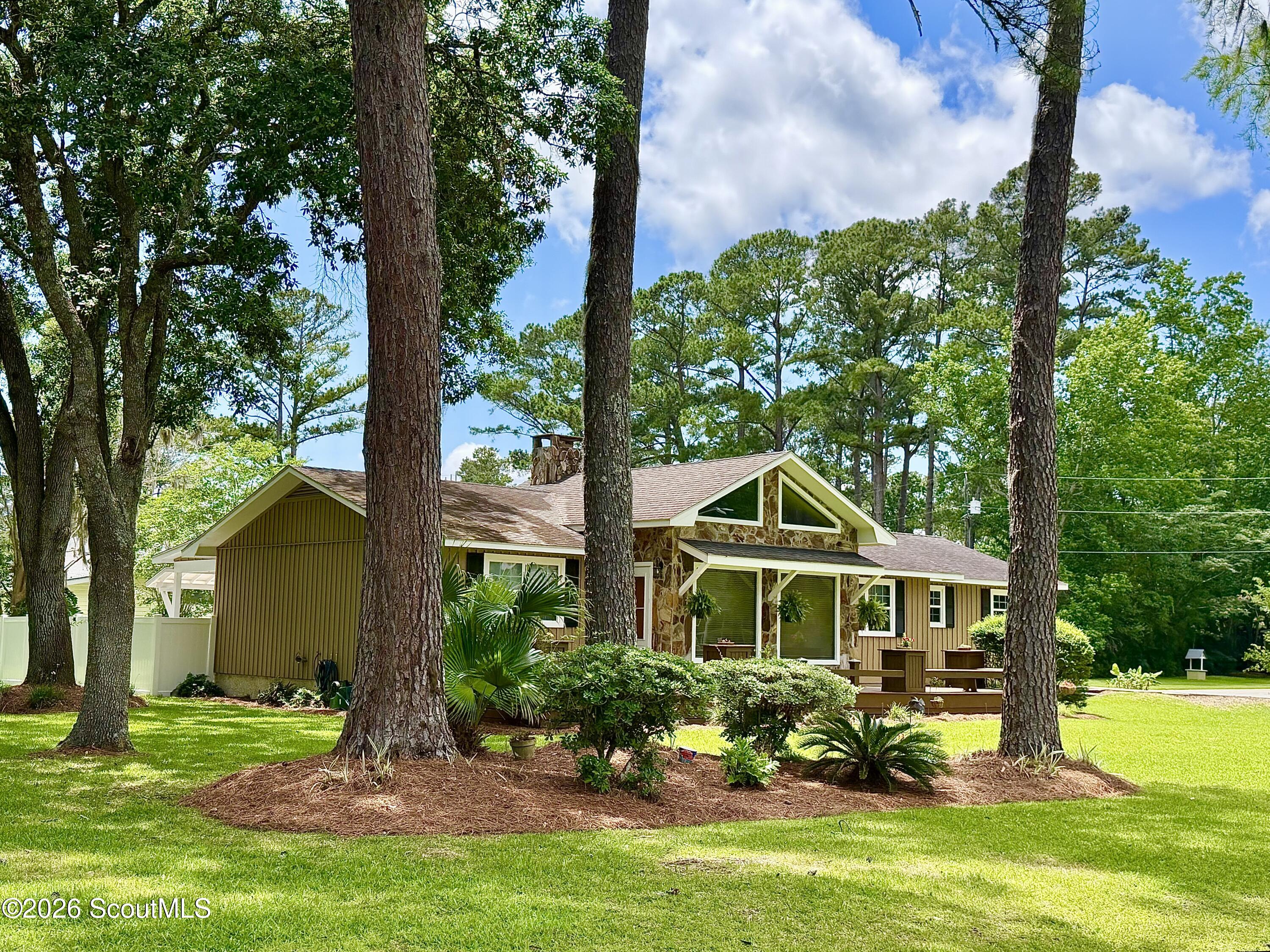 107 Dovewood Drive — photo