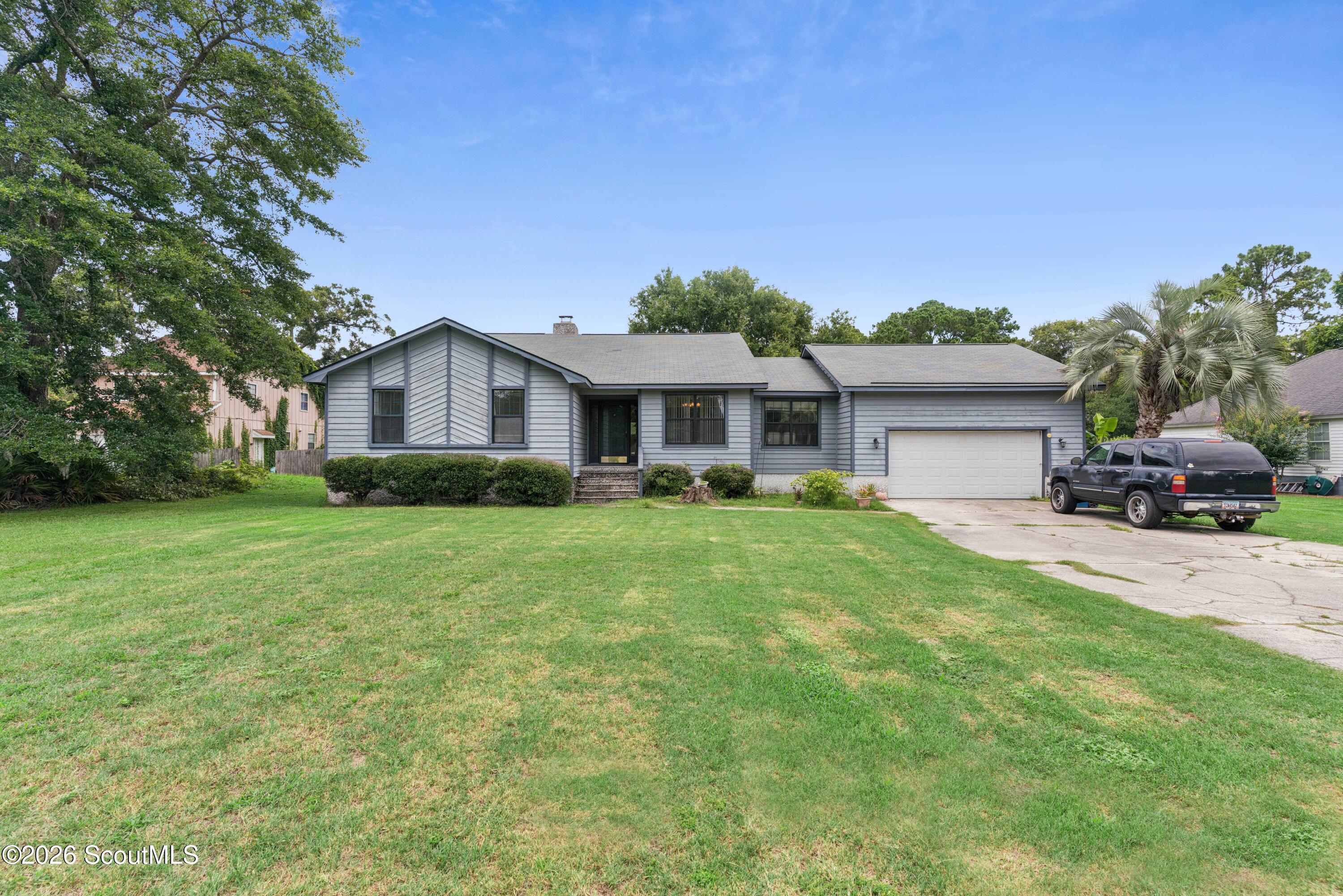 205 Twin Lakes Drive — photo