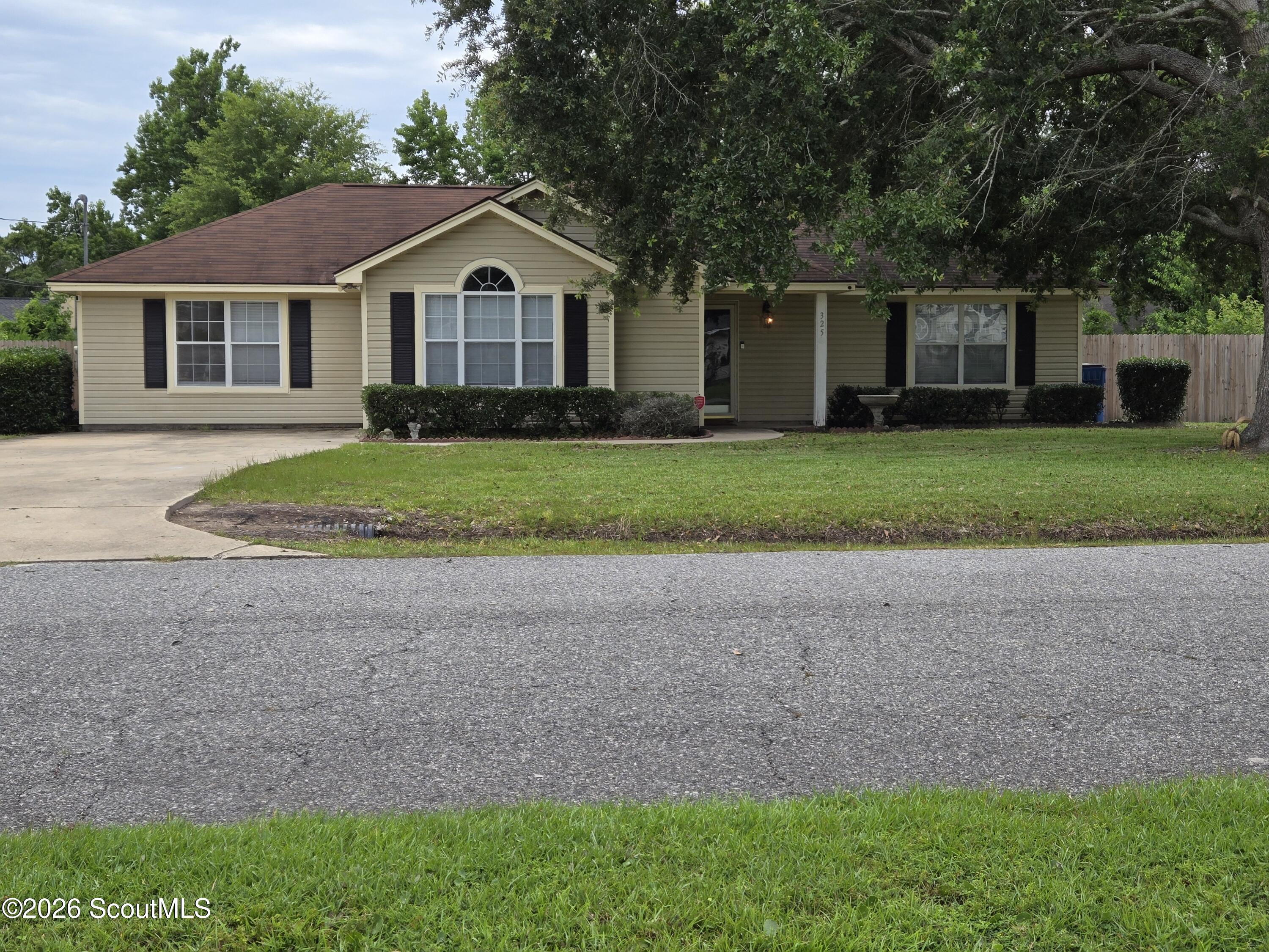 325 Crossbridge Drive — photo