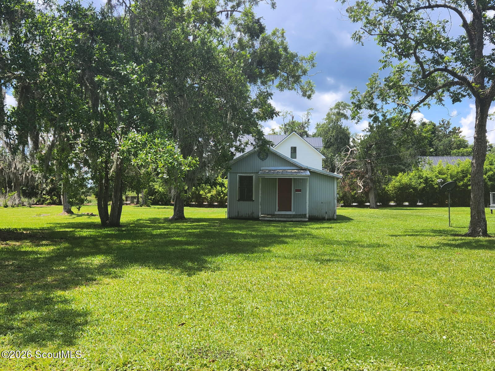208 E Weed Street — photo