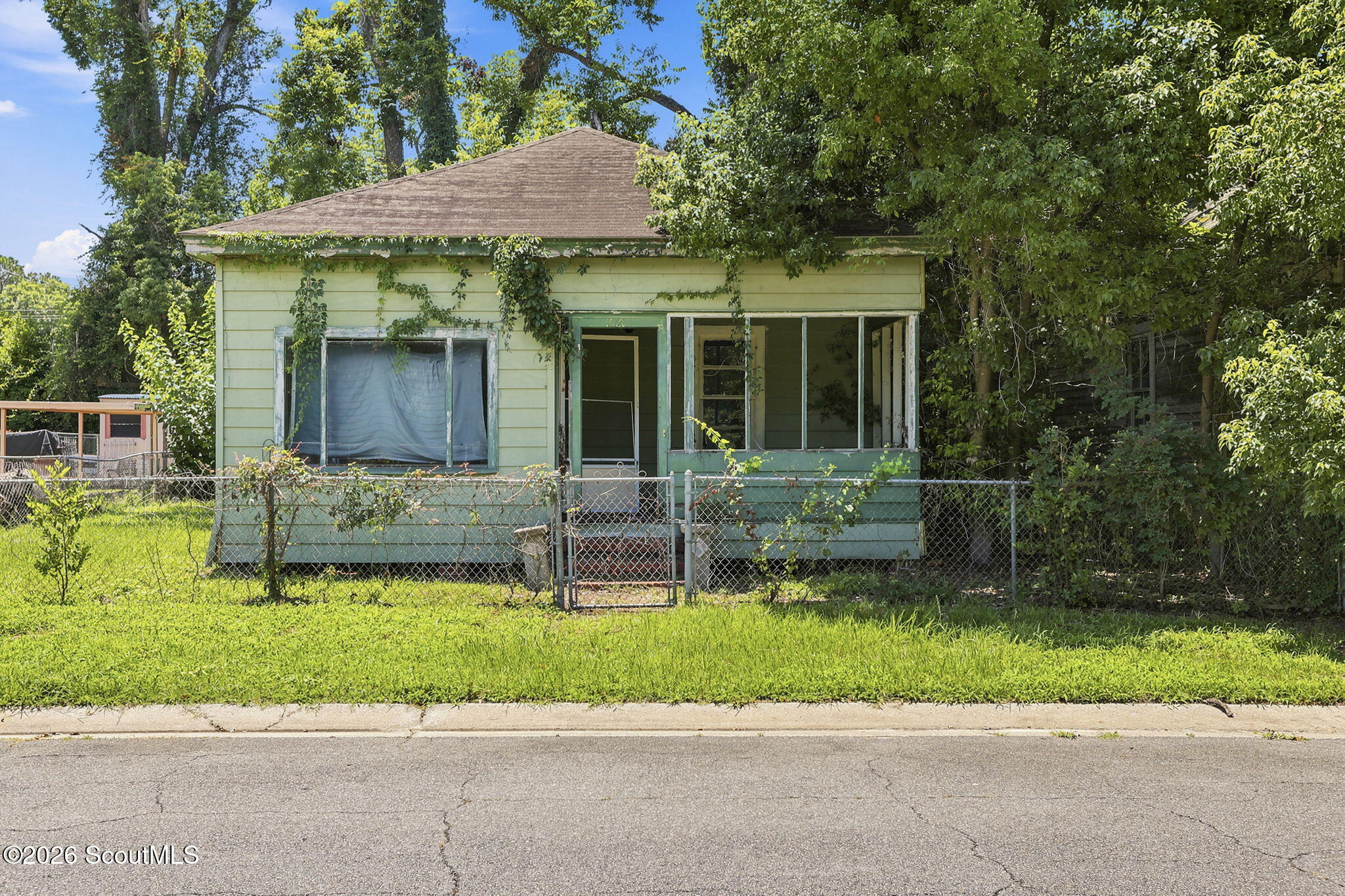 1621 Thomas Street — photo