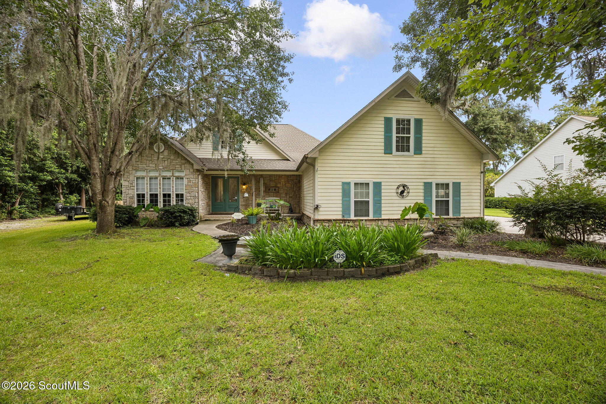 819 Baytree Circle — photo
