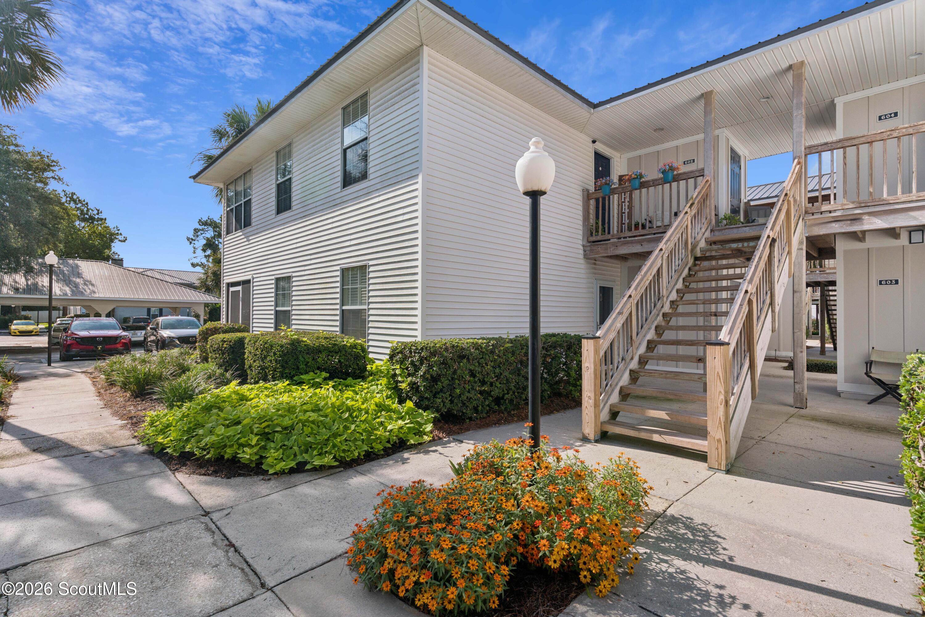 602 W Island Square Drive — photo
