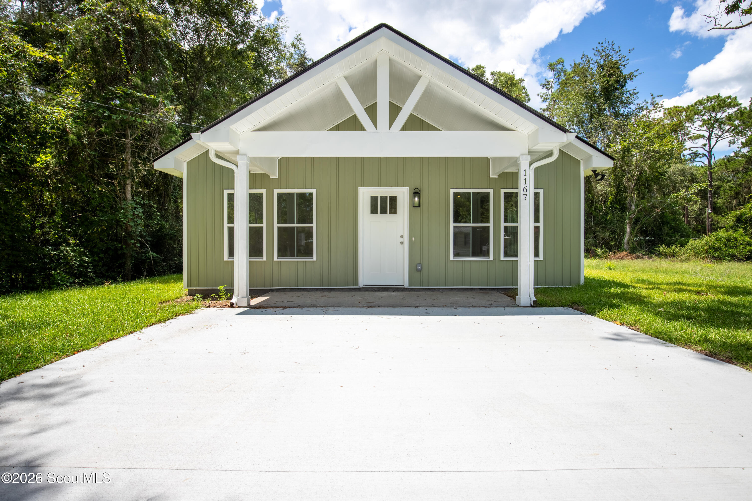 1167 Thompson Road NE — photo