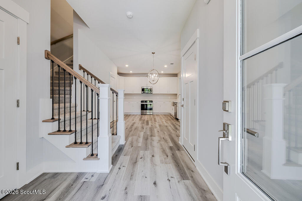 1012 Hedge Street NE — photo