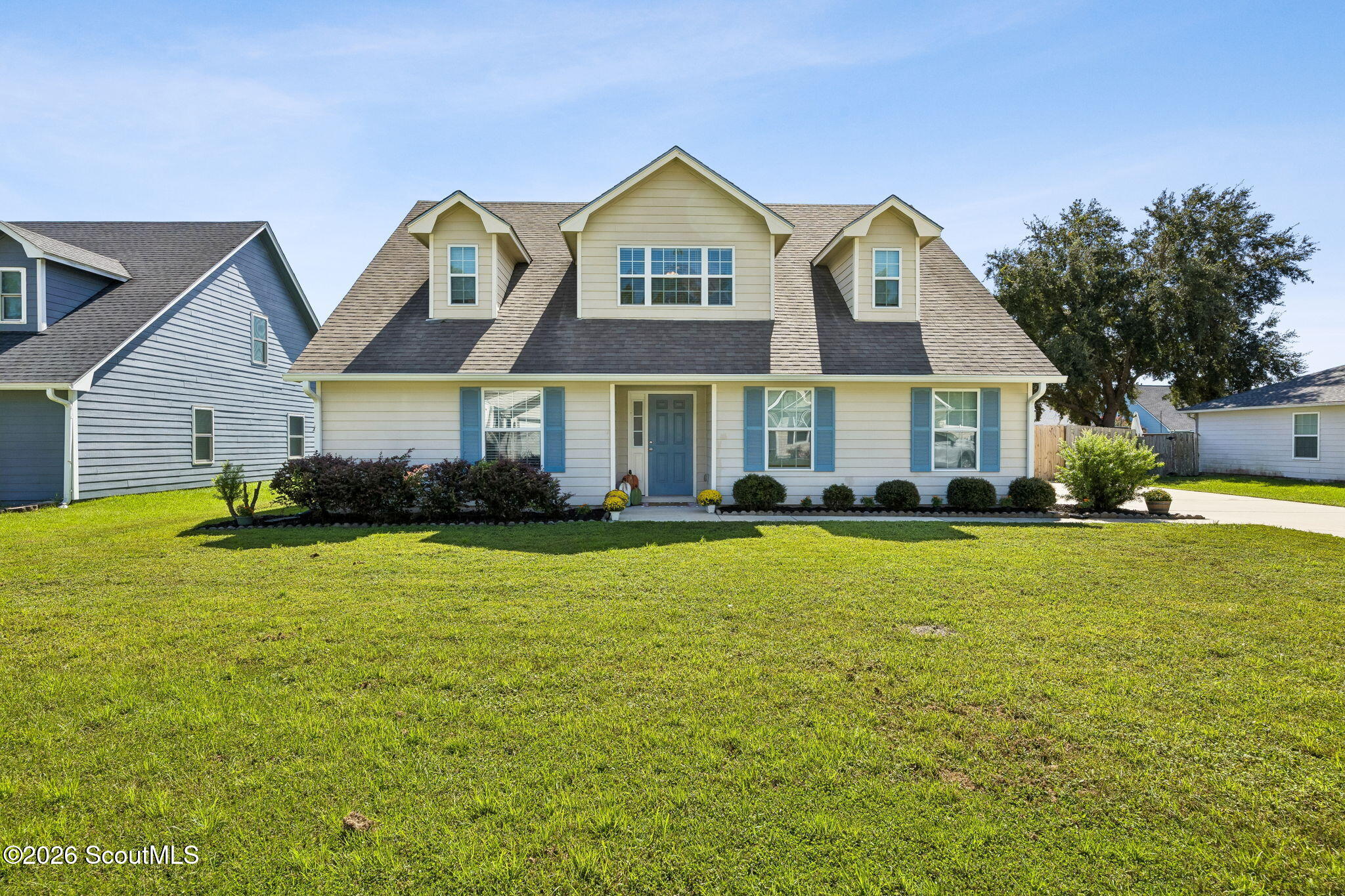 608 Victorias Circle — photo