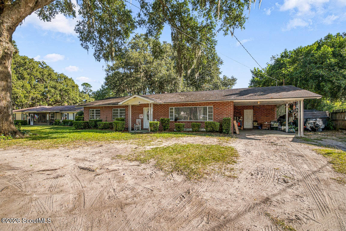 801 Oak Bluff Road — photo