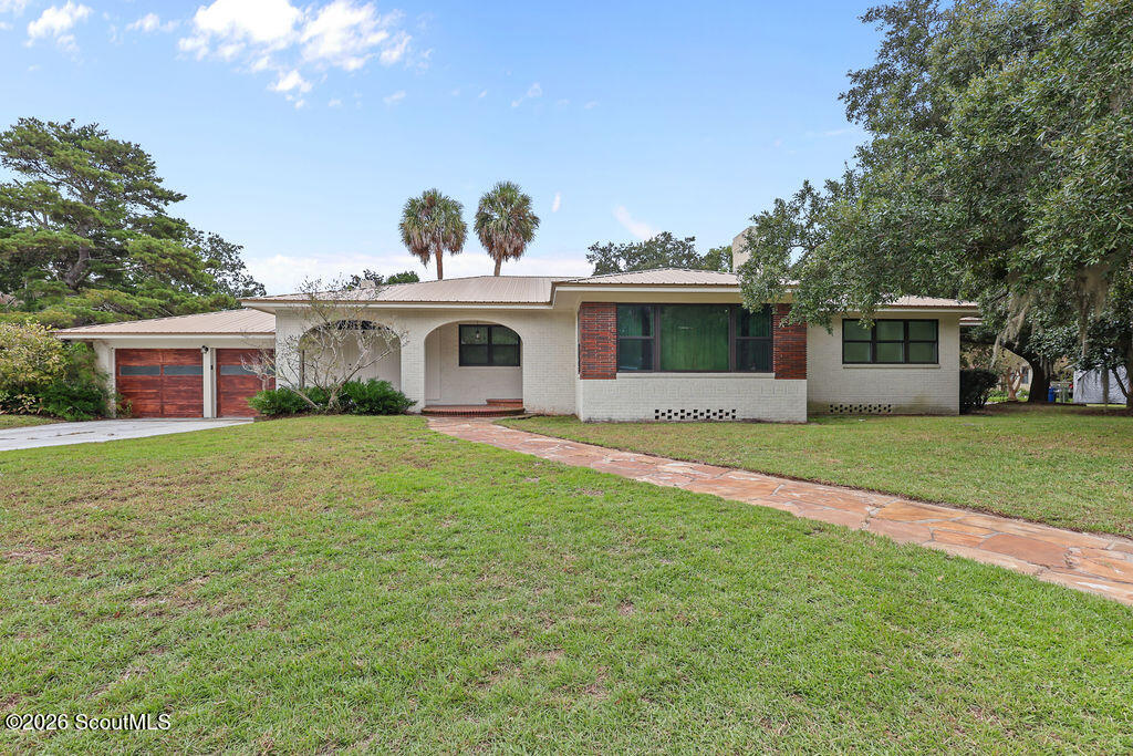 212 Kingsland Drive — photo