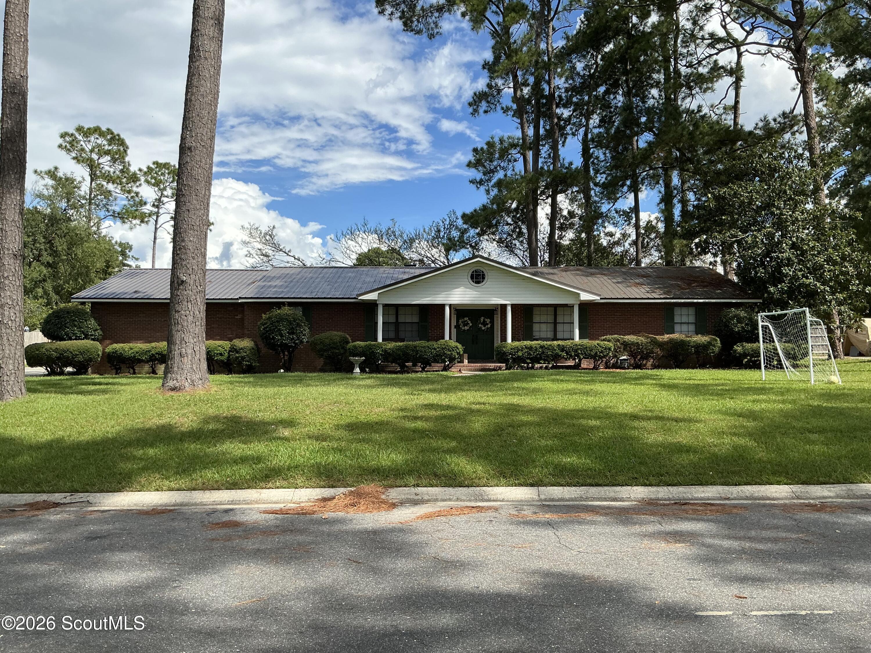 1610 Booth Street — photo