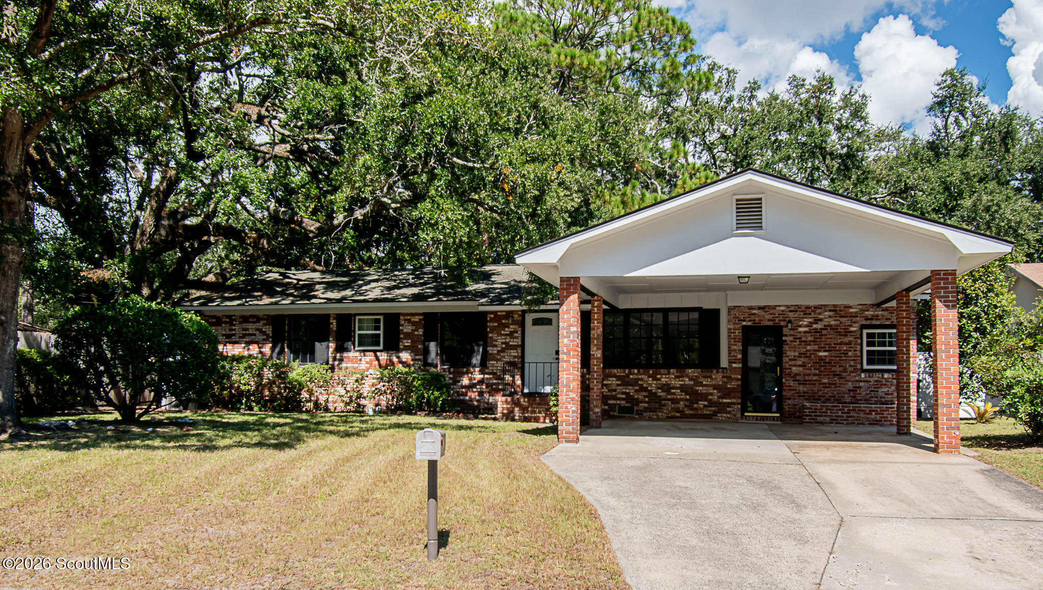 111 Kensington Drive — photo
