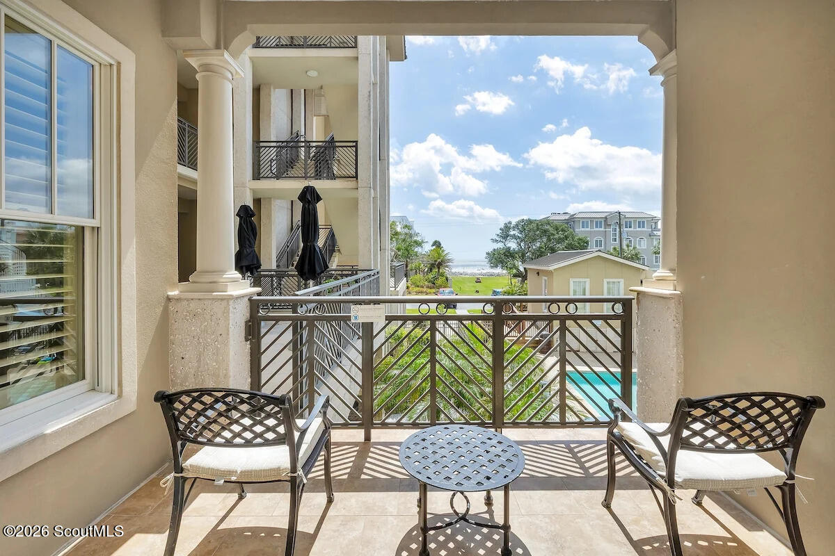 1015 Beachview Drive, 106 — photo
