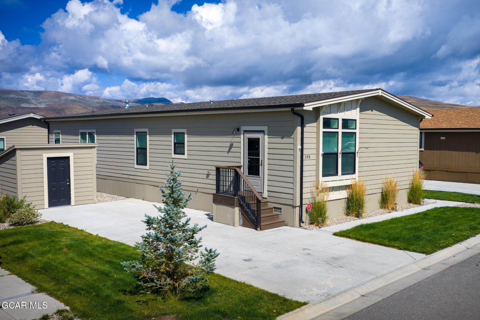 551 Summit Trail 193 — photo