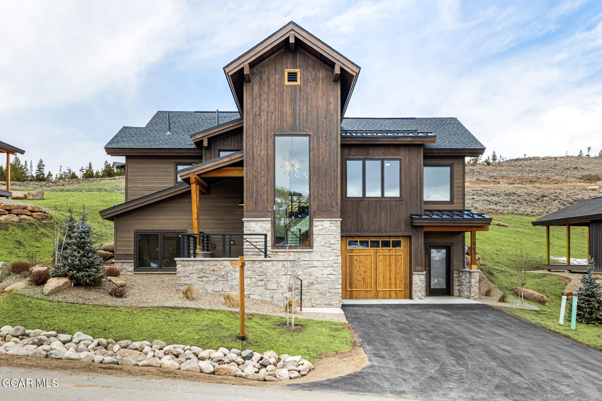 841 Black Feather Court — photo