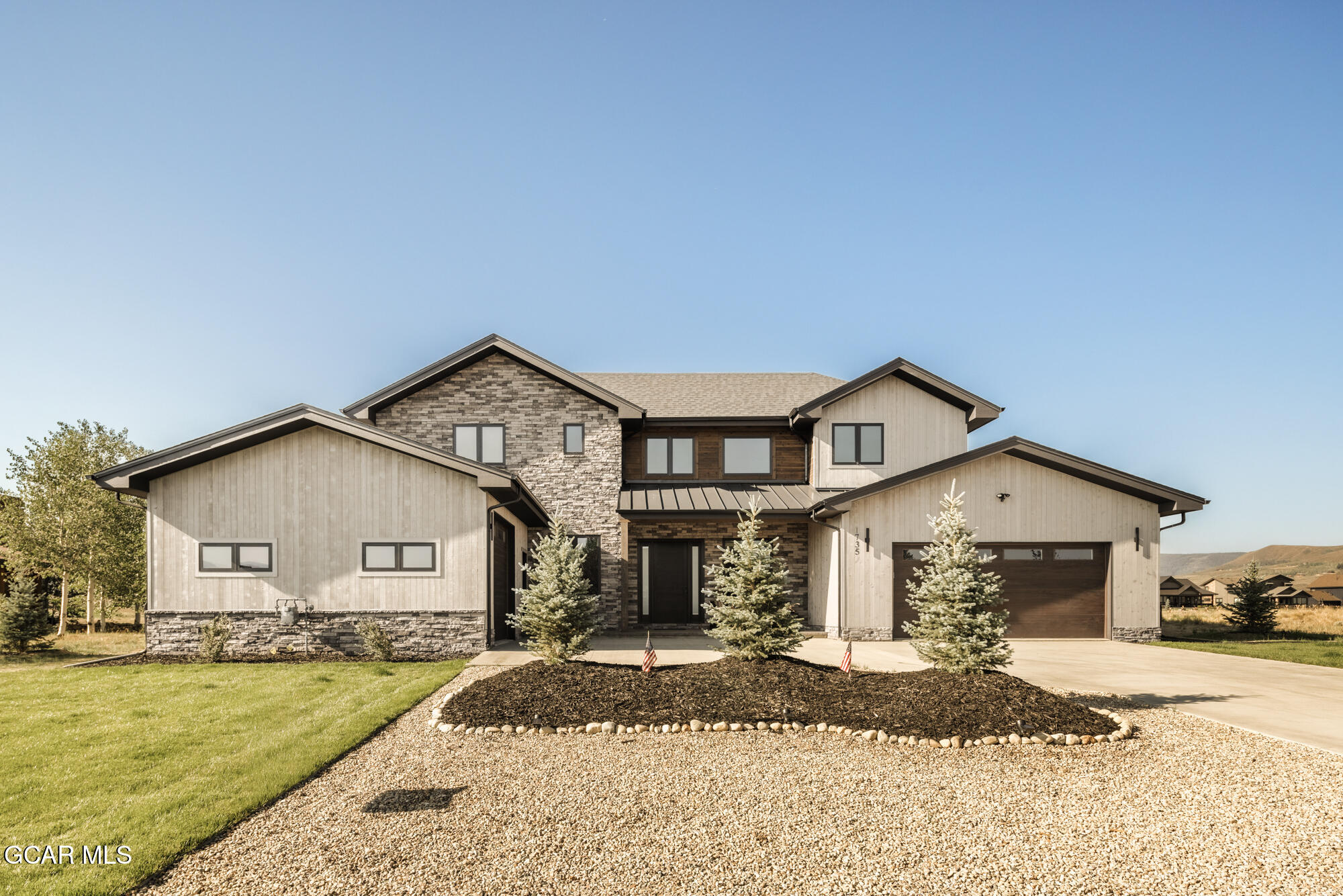 1735 Mountain Sky Lane — photo