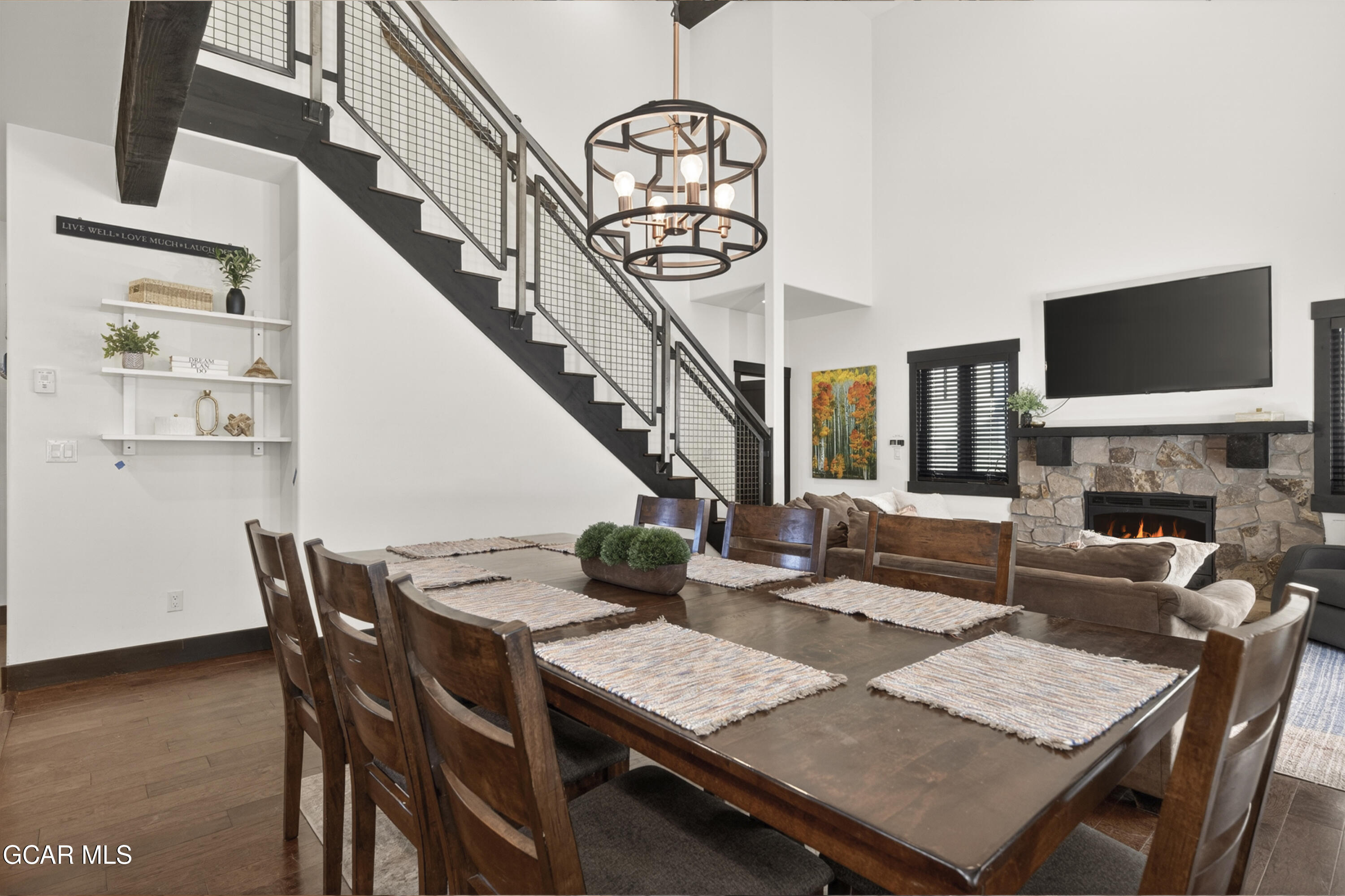 210 Quill Court — photo
