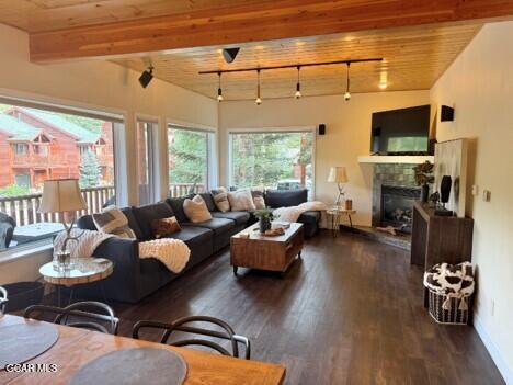 97 Kinney Way a — photo