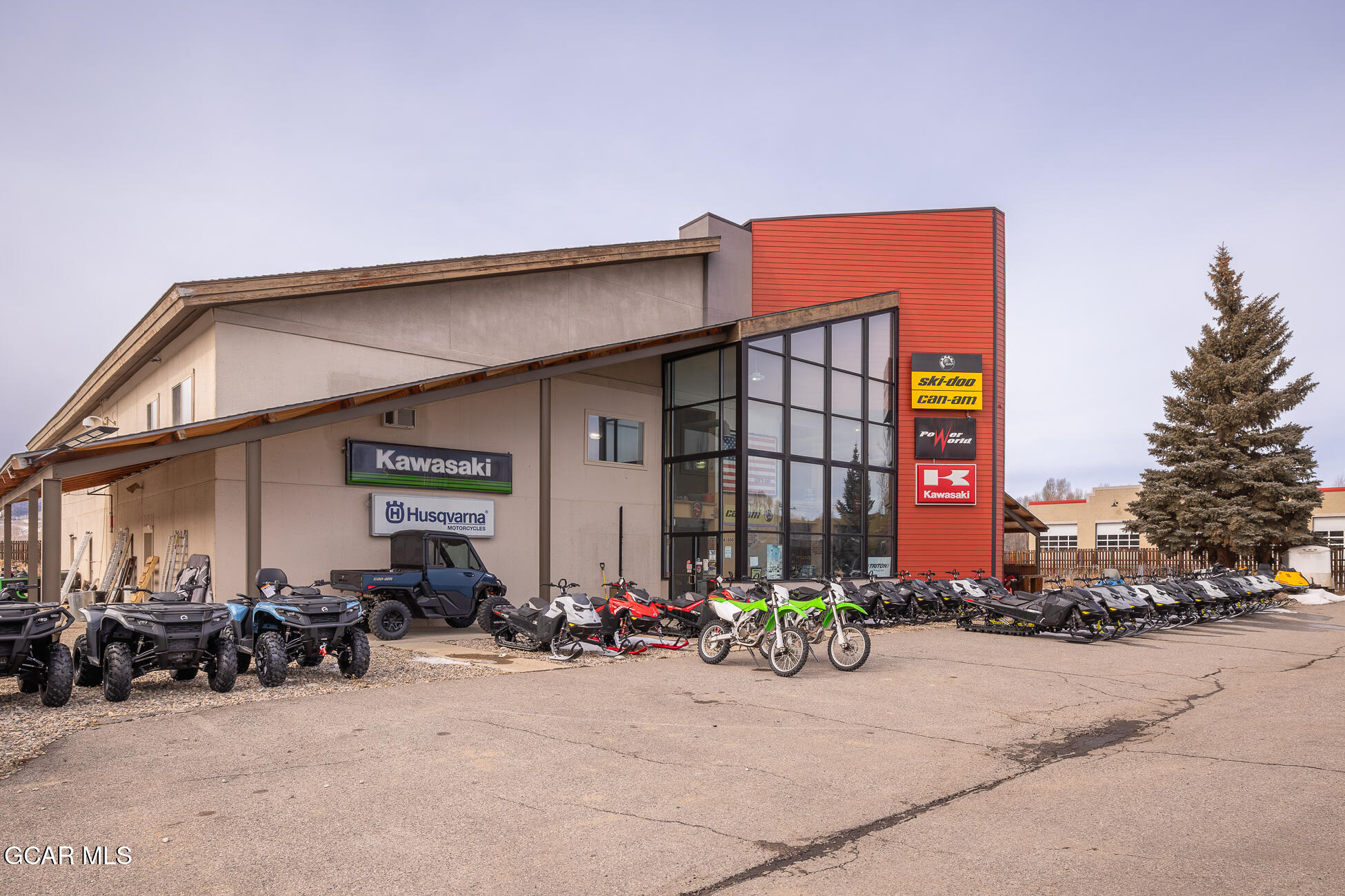 61000 US Hwy 40 — photo