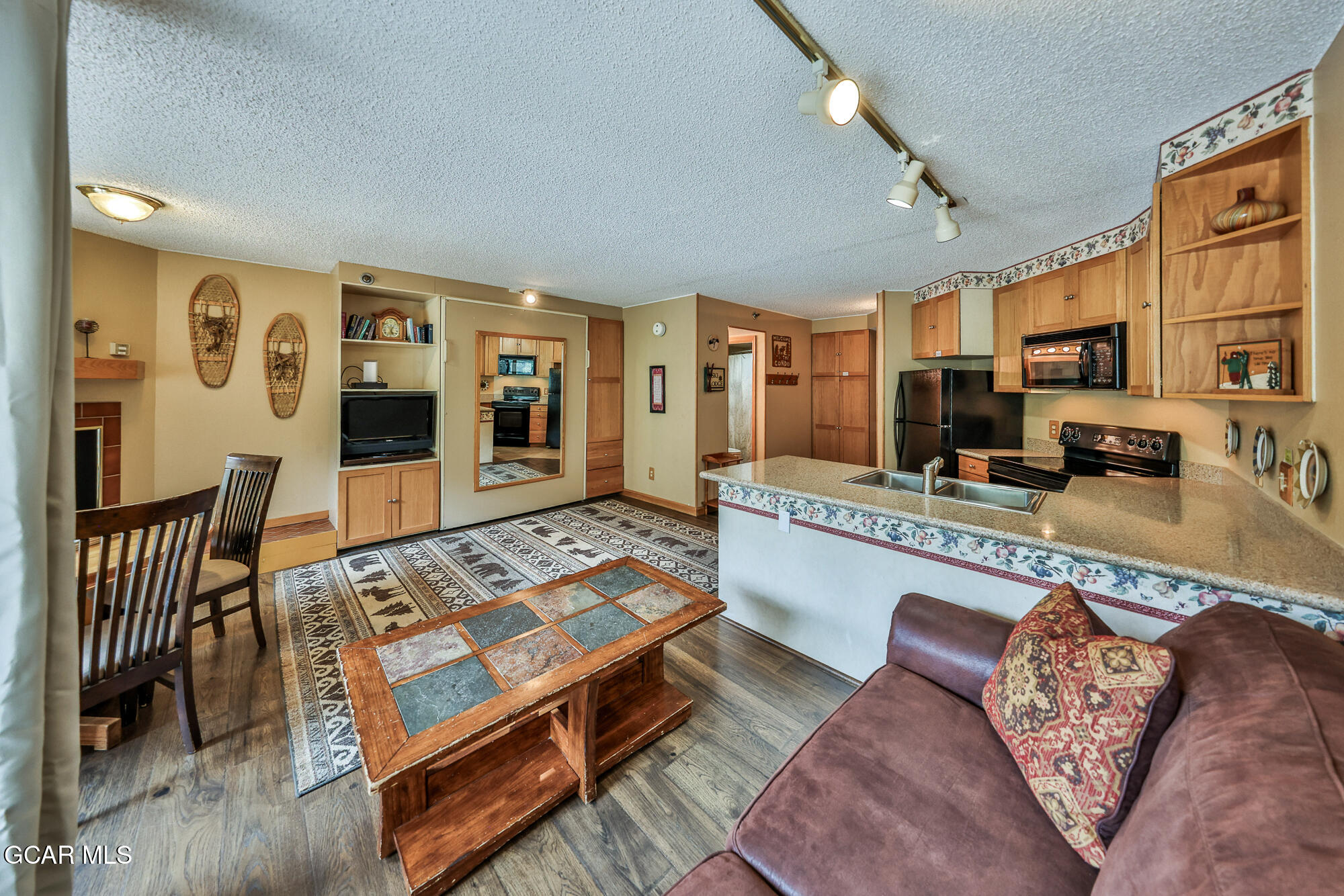 313 Iron Horse Way C3063 — photo