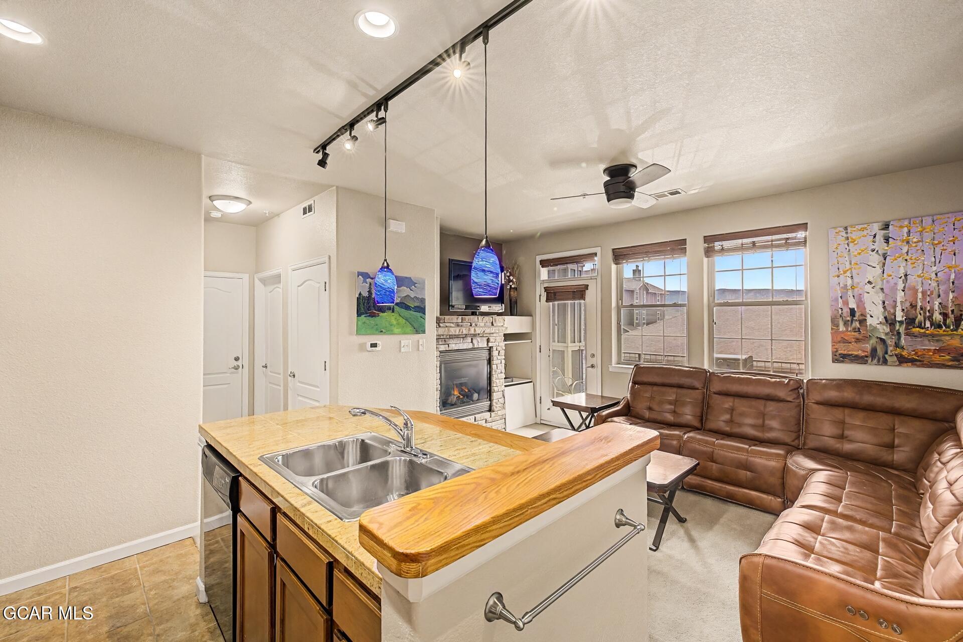 152 Village Road B-207 — photo
