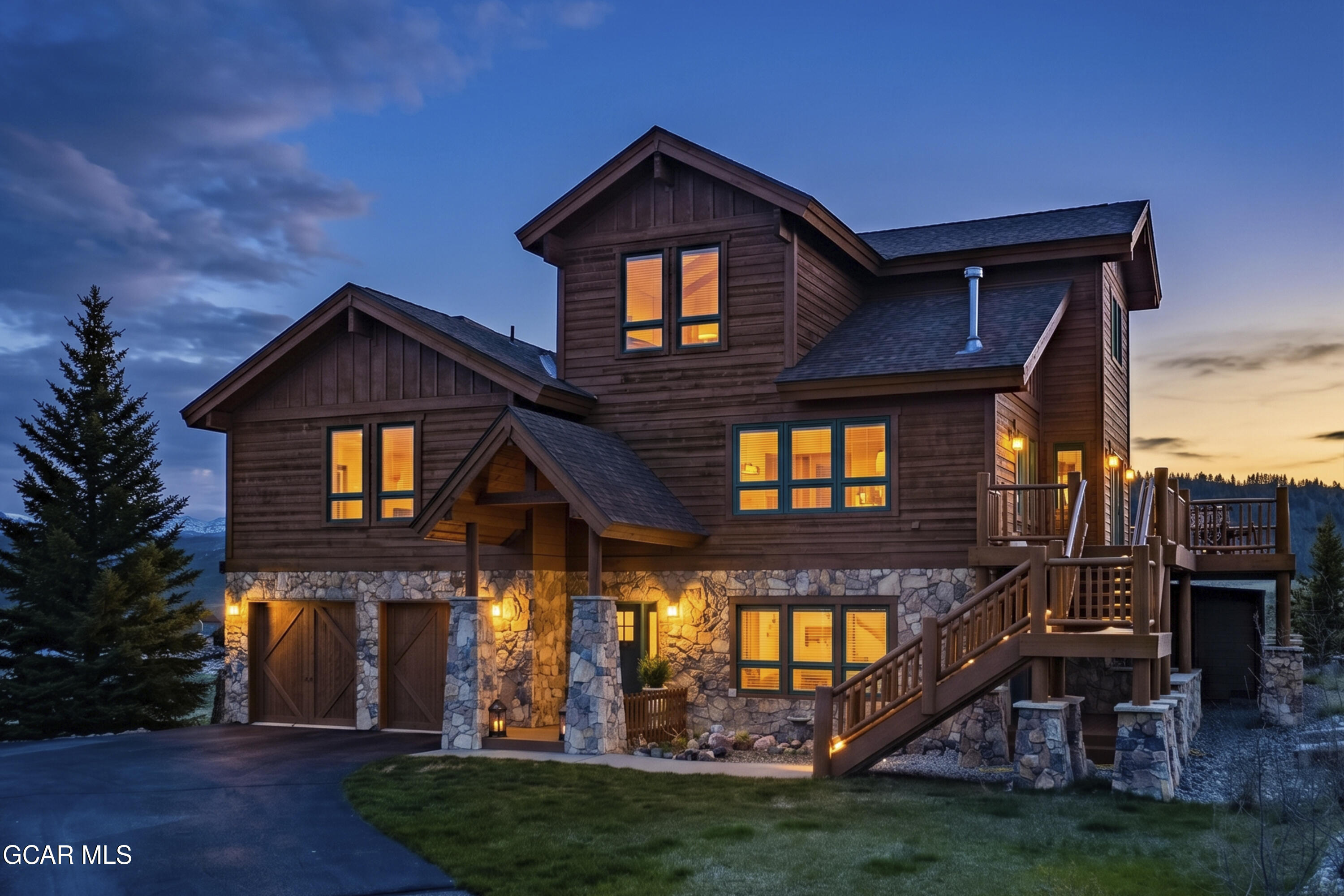 724 Saddle Ridge Circle — photo