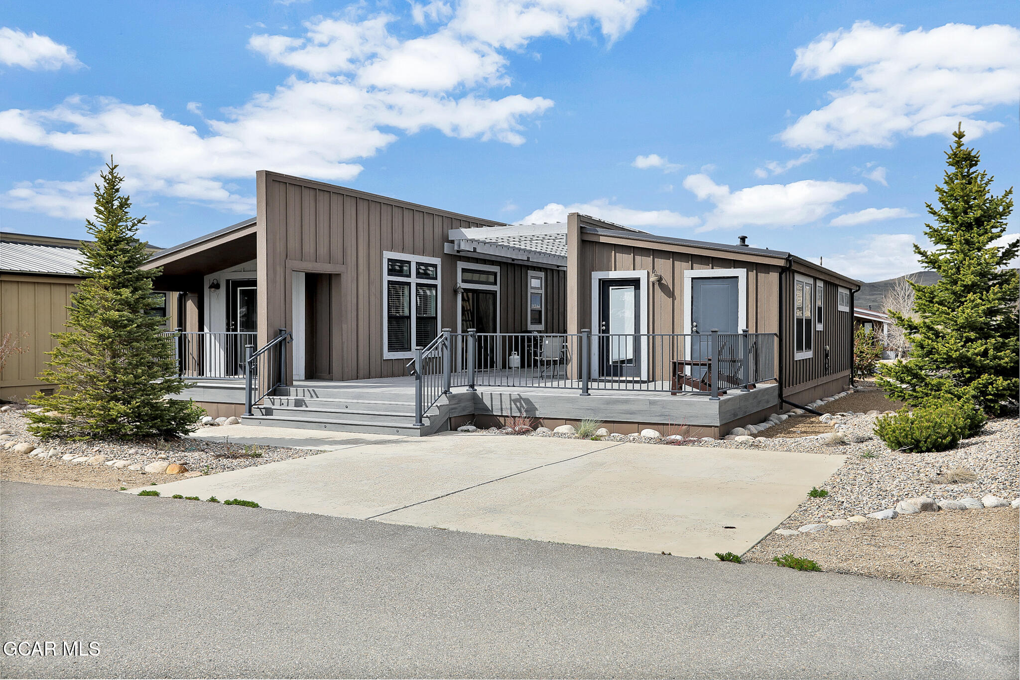 1051 Summit Trail V11 — photo