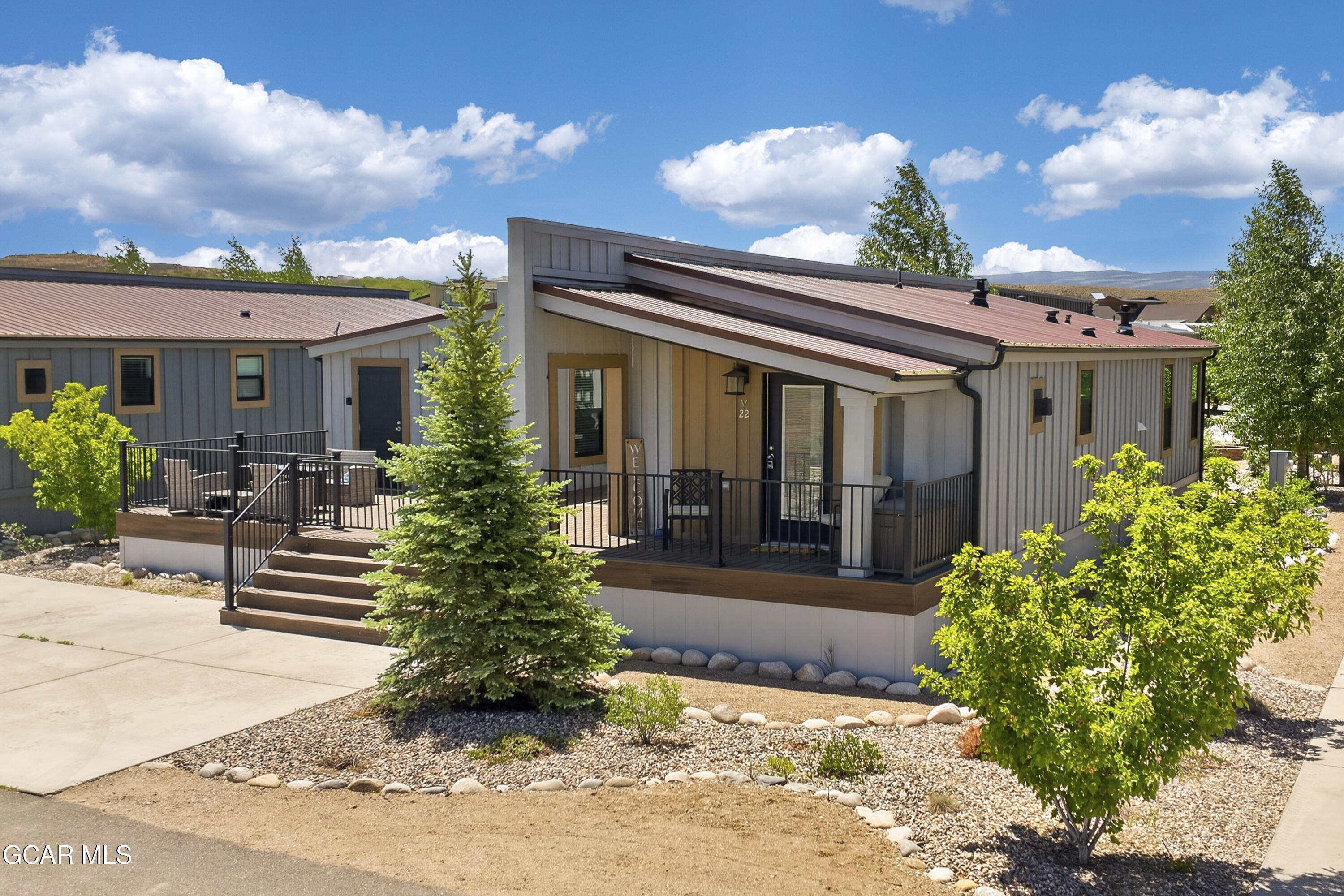 1051 Summit Trail V22 — photo