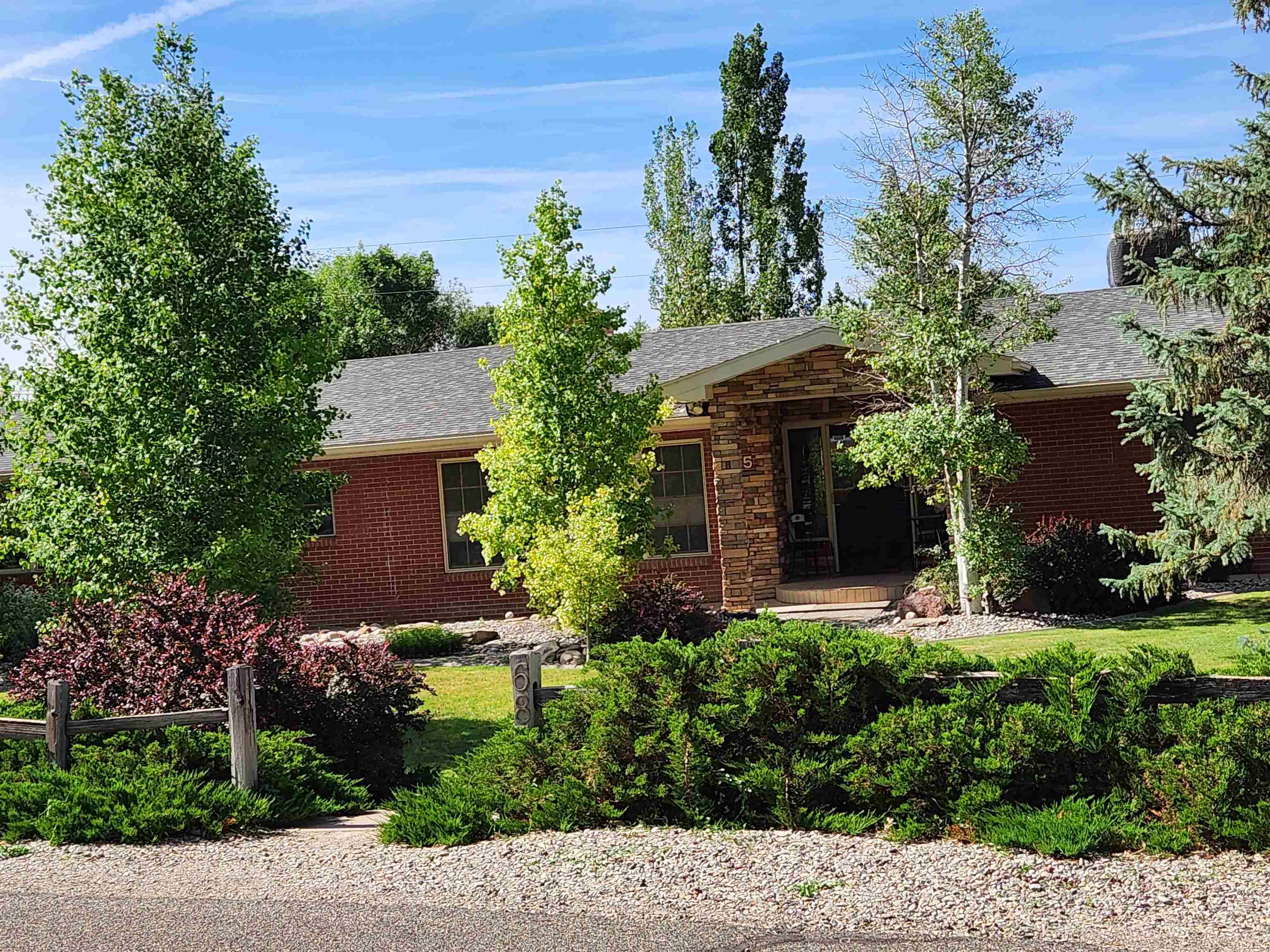 685 Crestridge Drive — photo