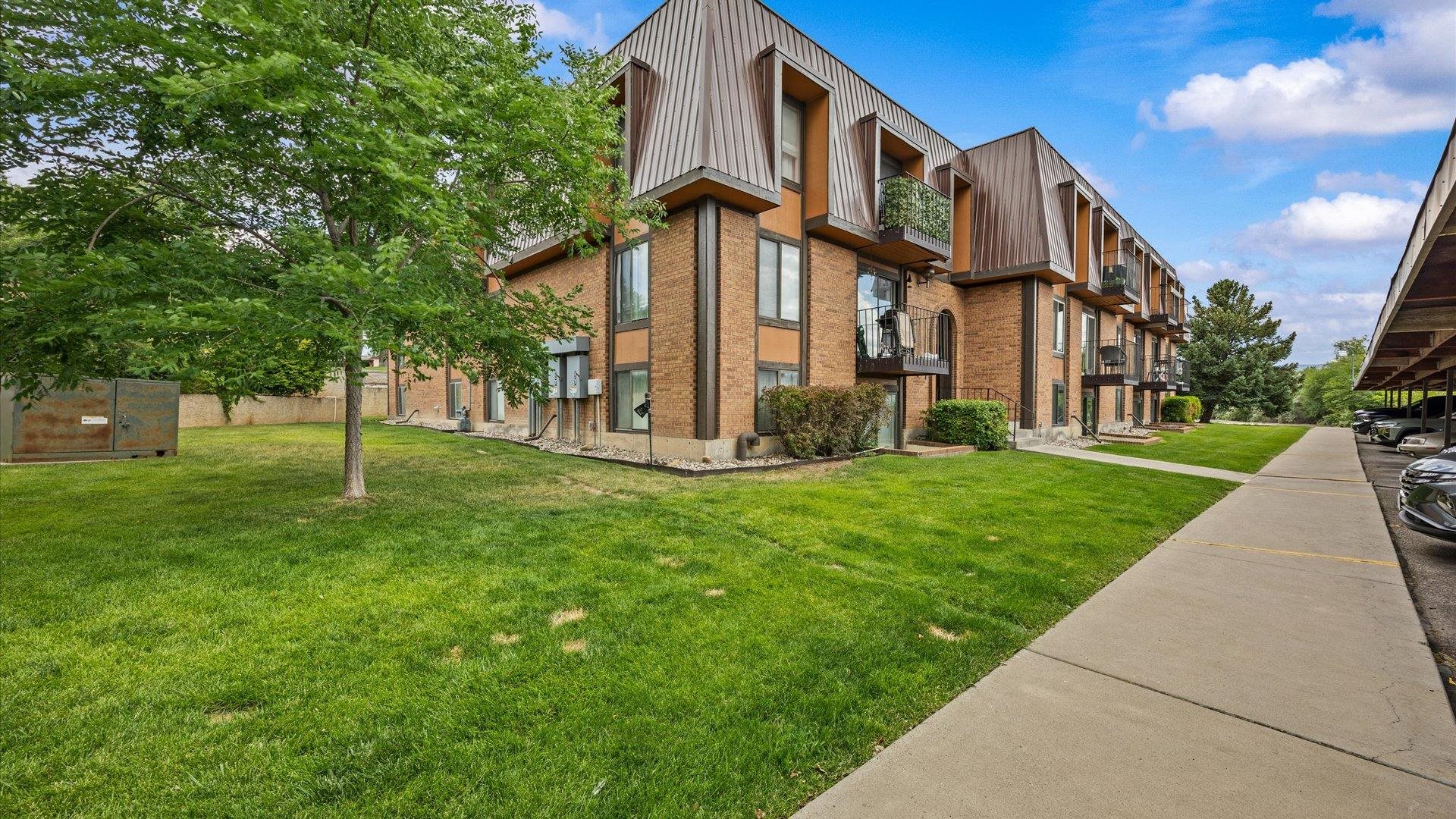 3231 Lakeside Drive 110 — photo